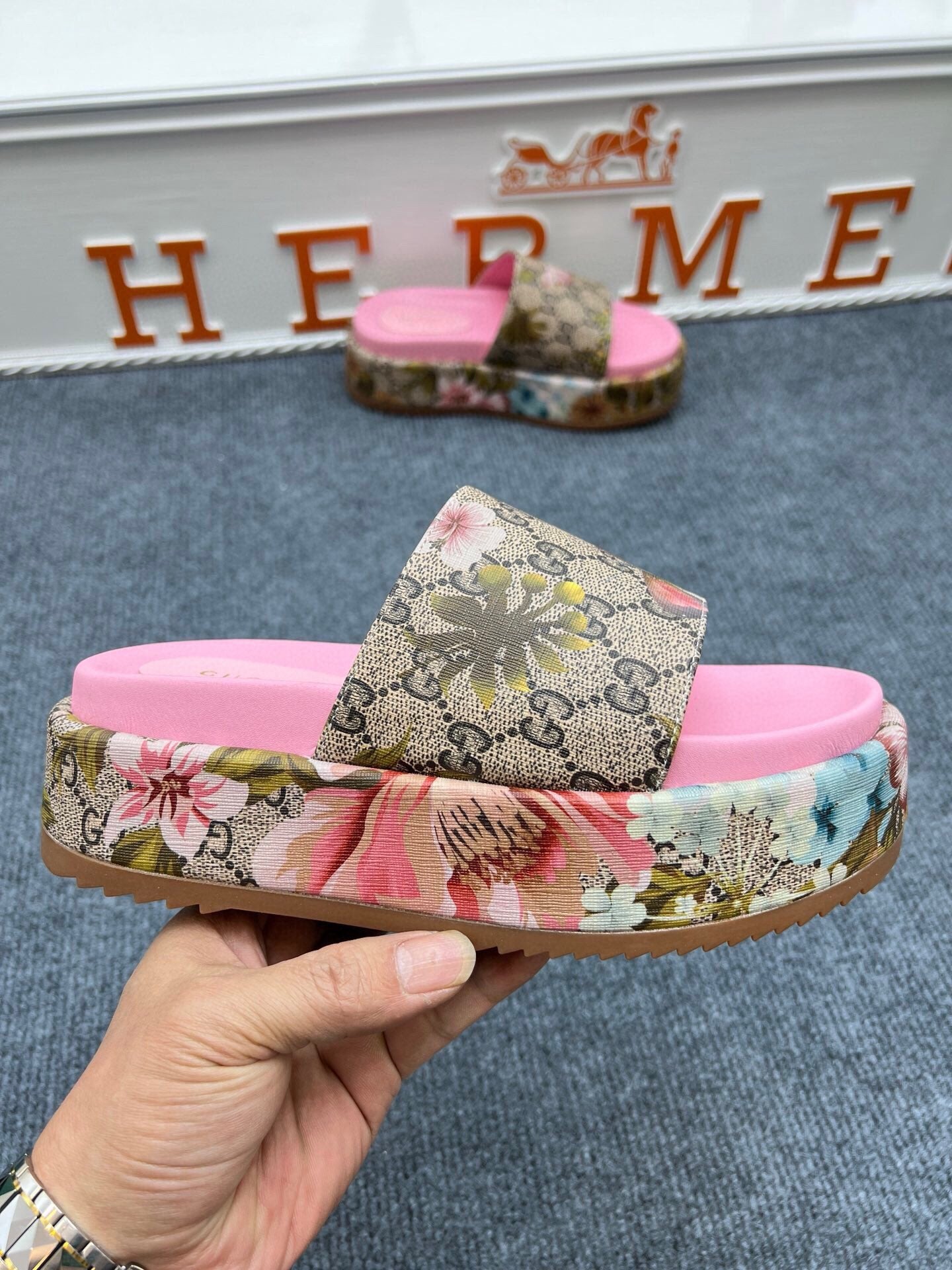 Z5ZB122 Popular slippers  Sole thickness 5.5cm