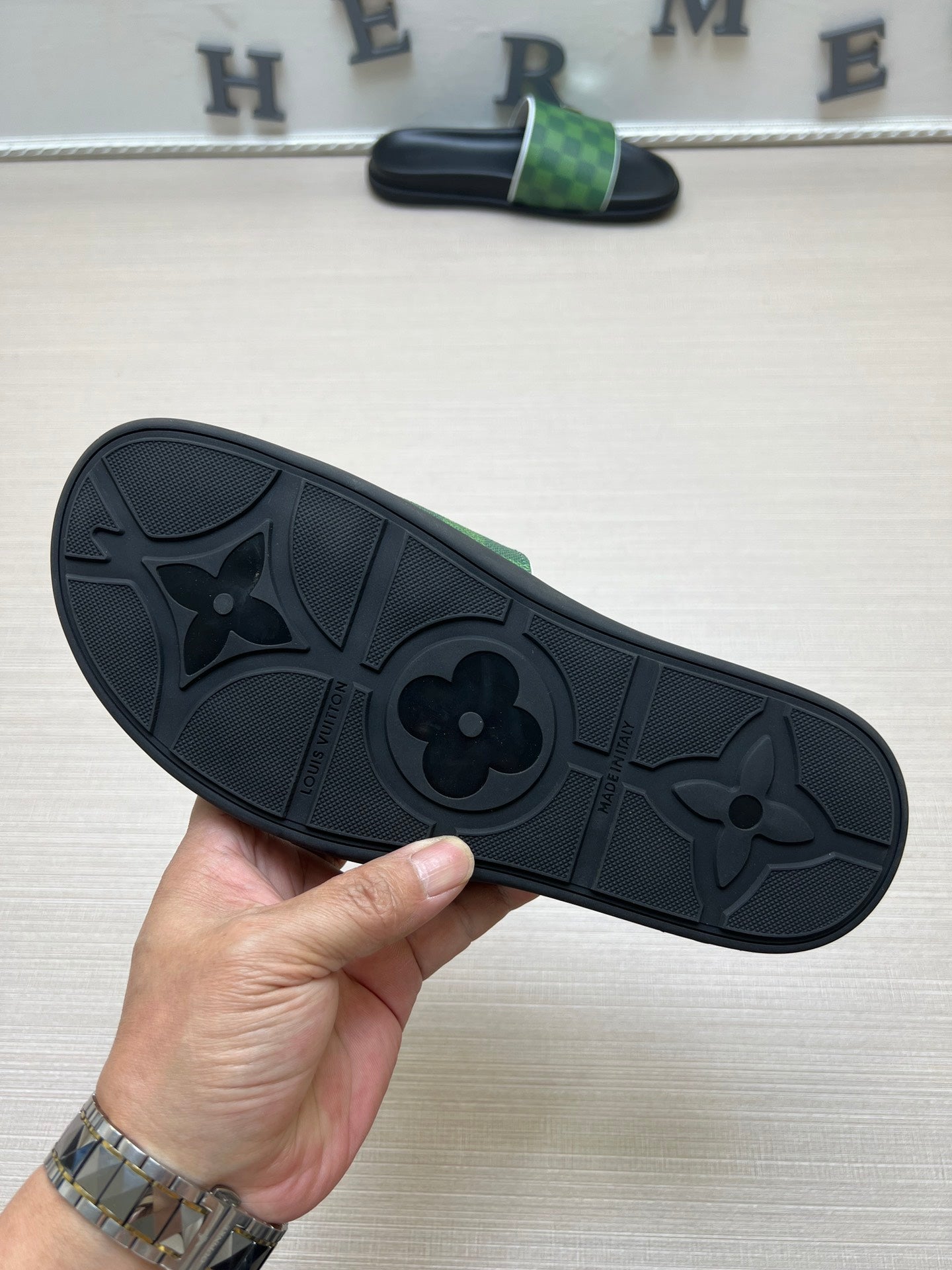 Z5ZE69 Popular slippers