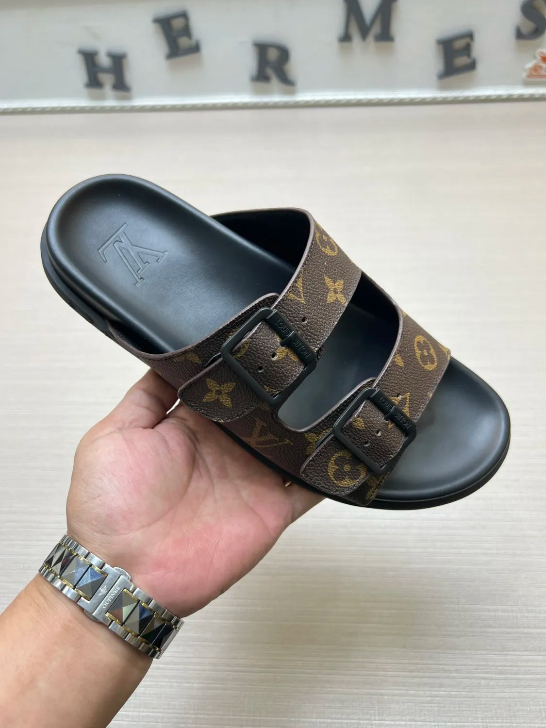 Z5ZE57 Popular slippers