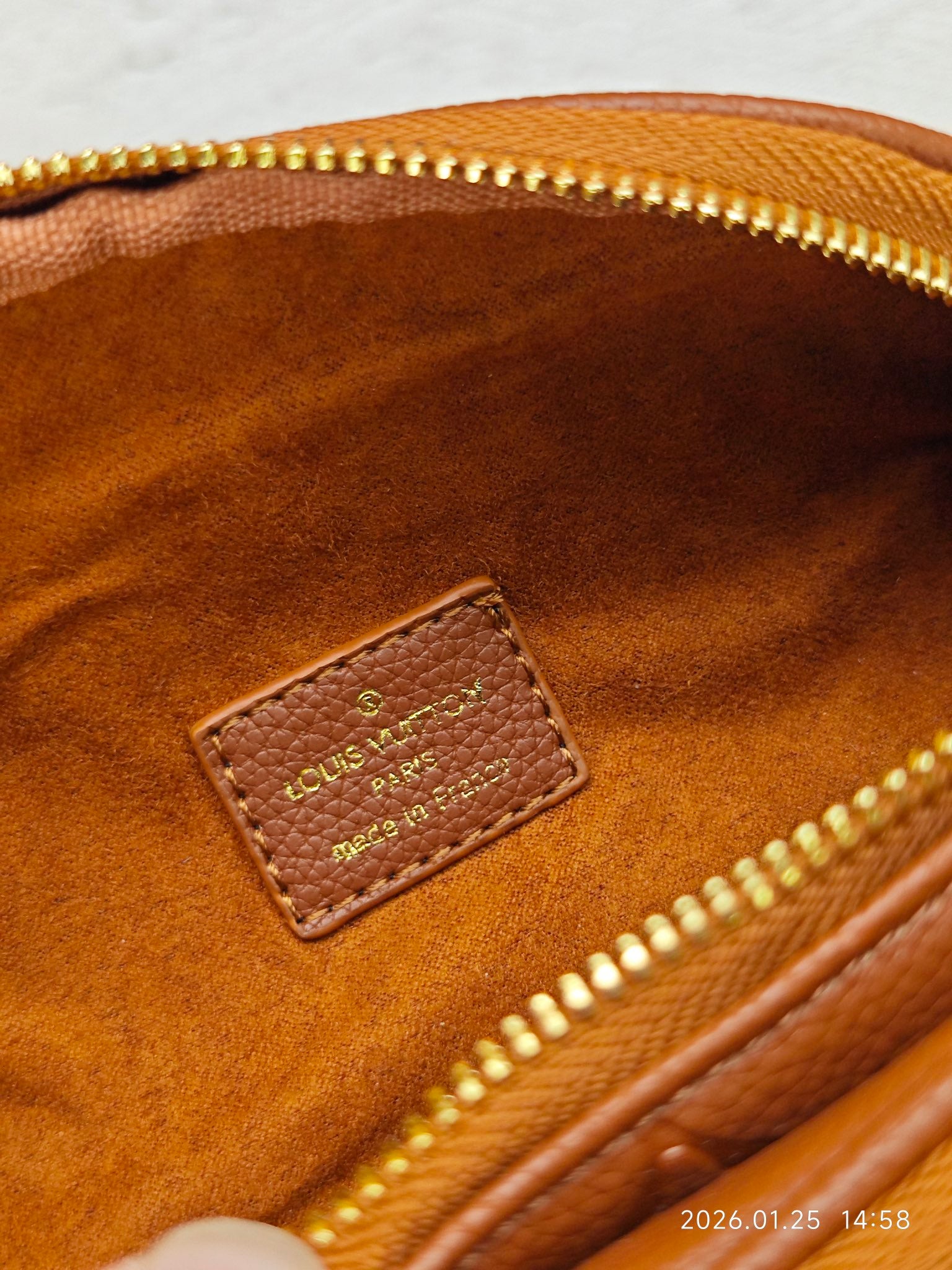 B1P46E75 Popular leather bag