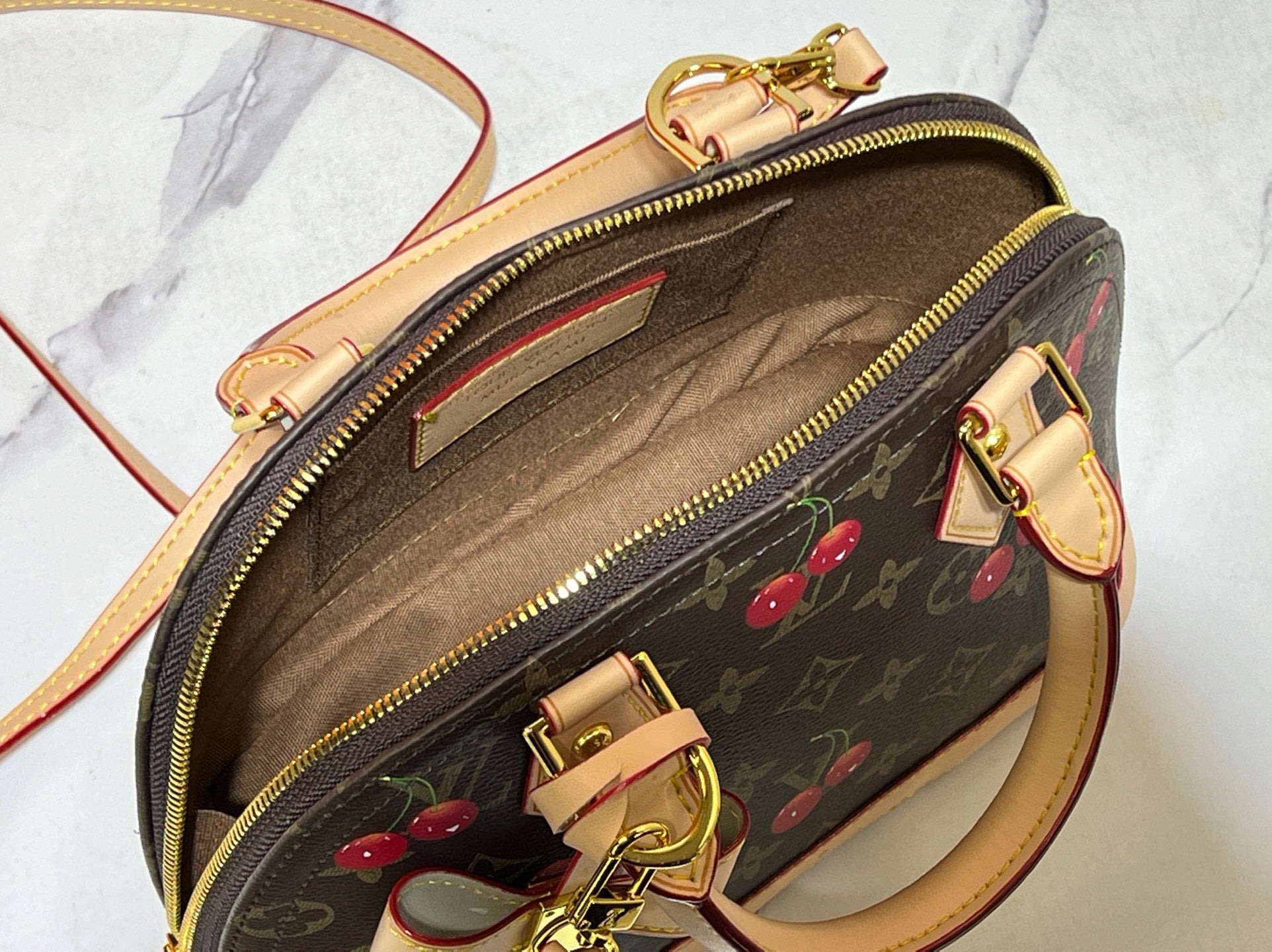 B1P46E85 Popular leather bag