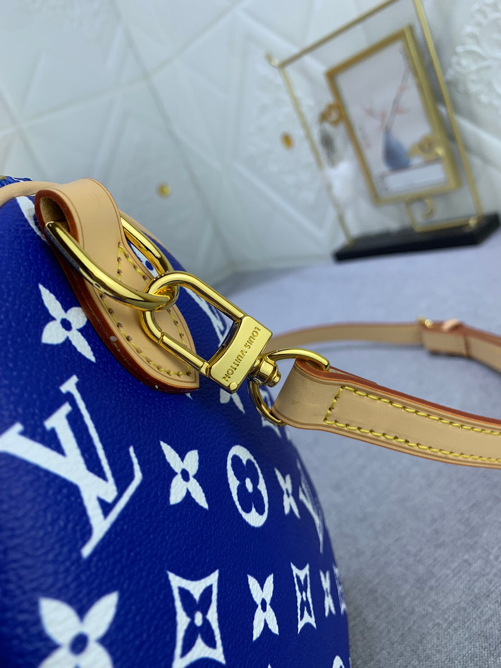B12X44E268 Popular  leather bag 