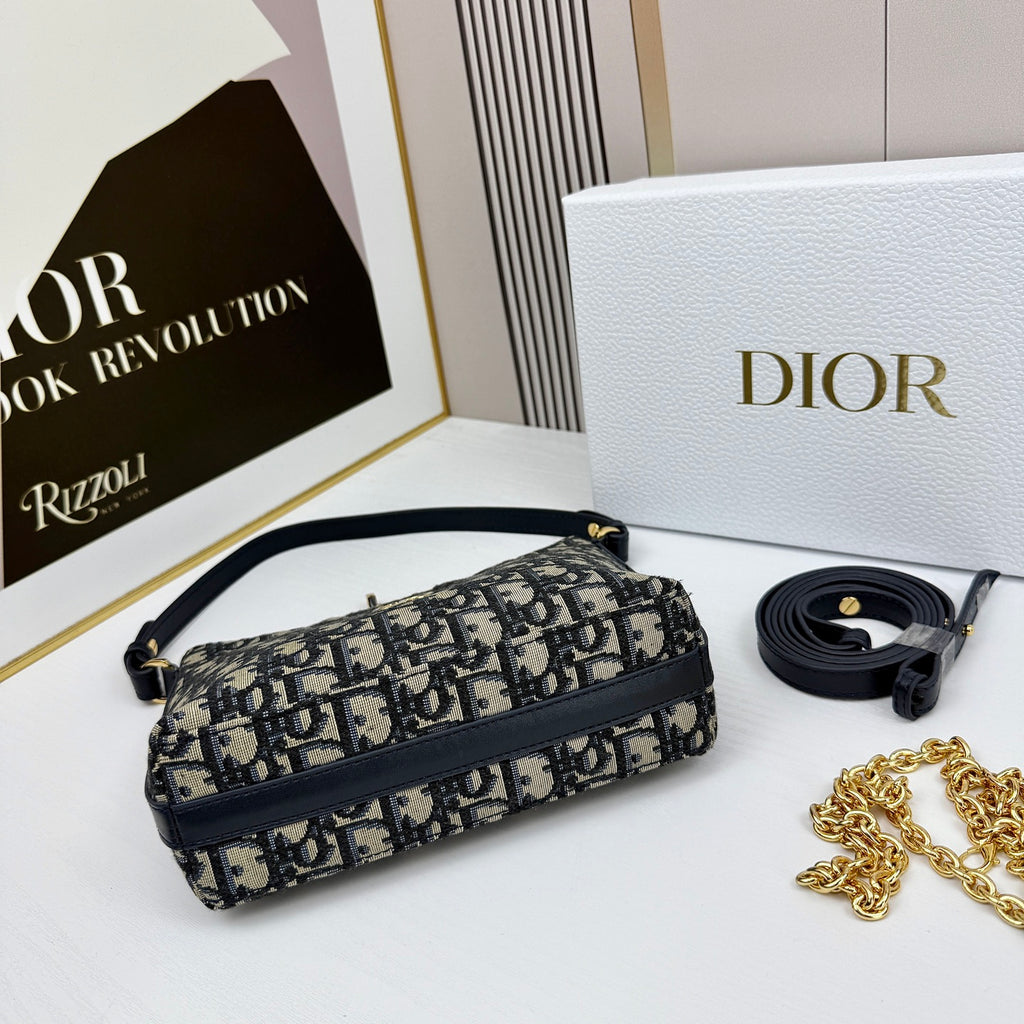 B1R15D67  Popular  bag
