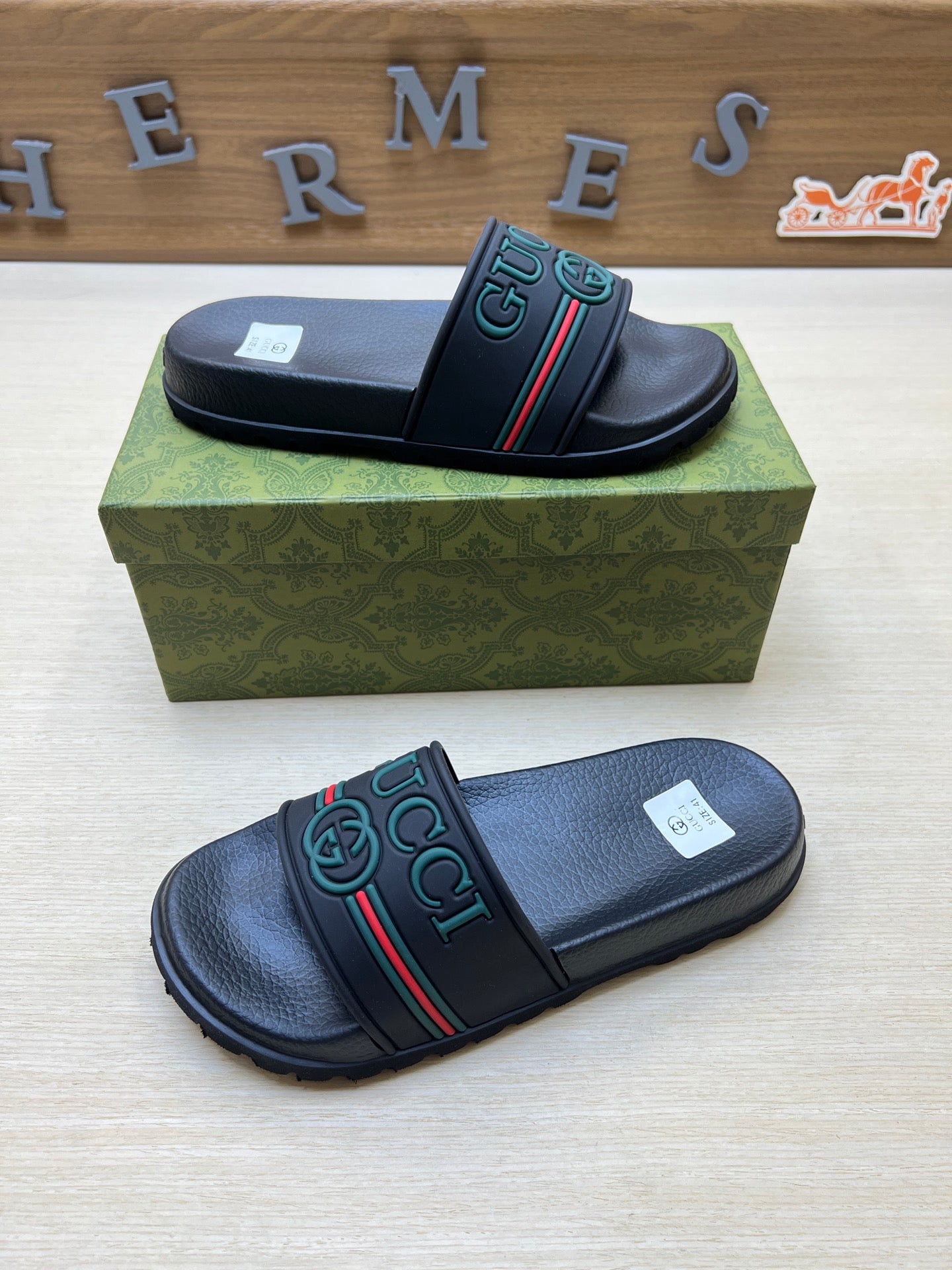 Z5R66B24 Popular  Slippers