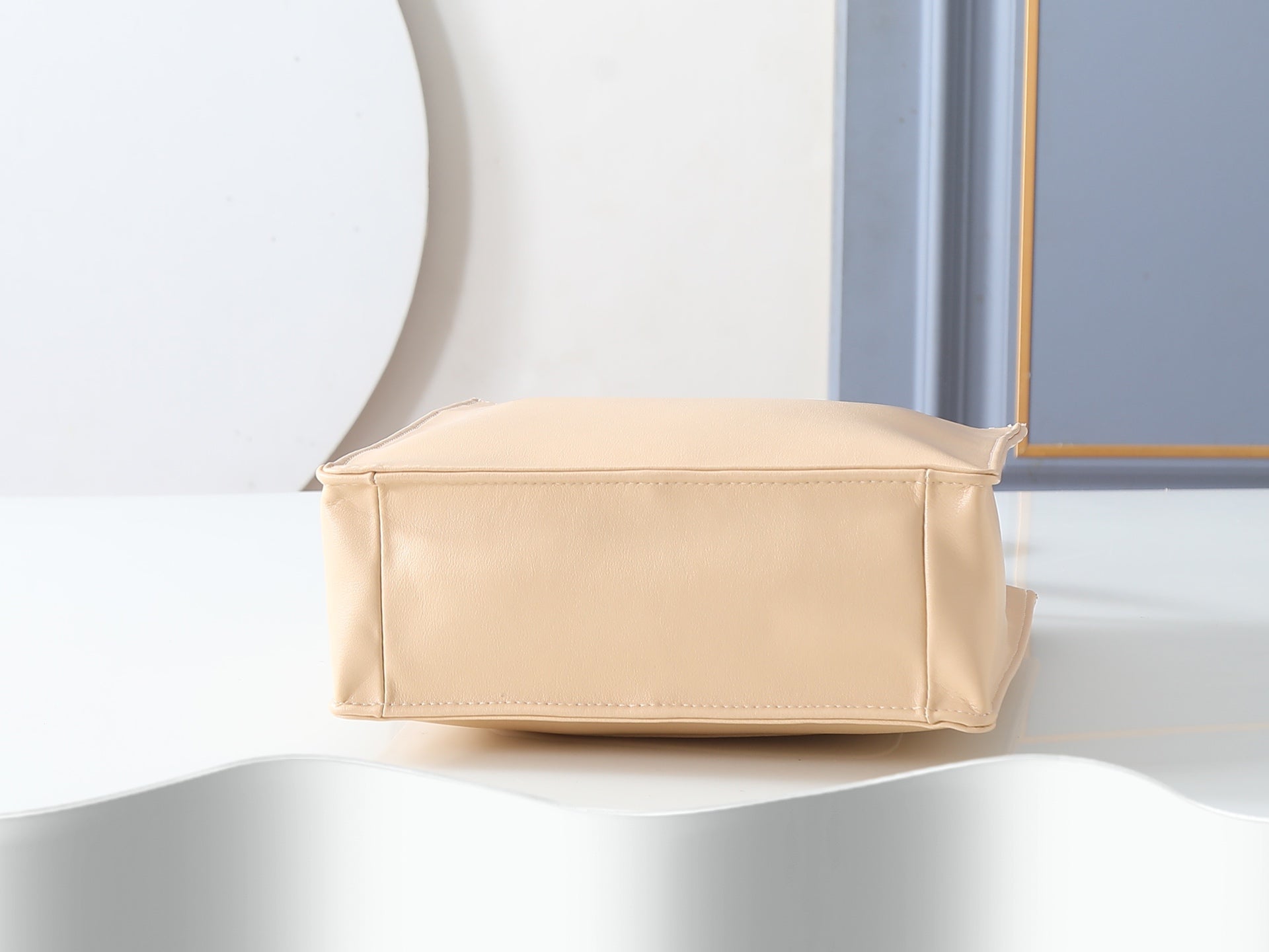 B1R76C29 Popular leather bag