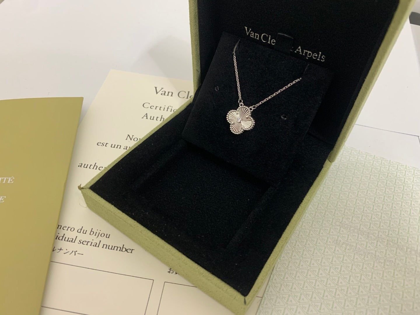 X5X53VA185X Popular  1 flower necklace
