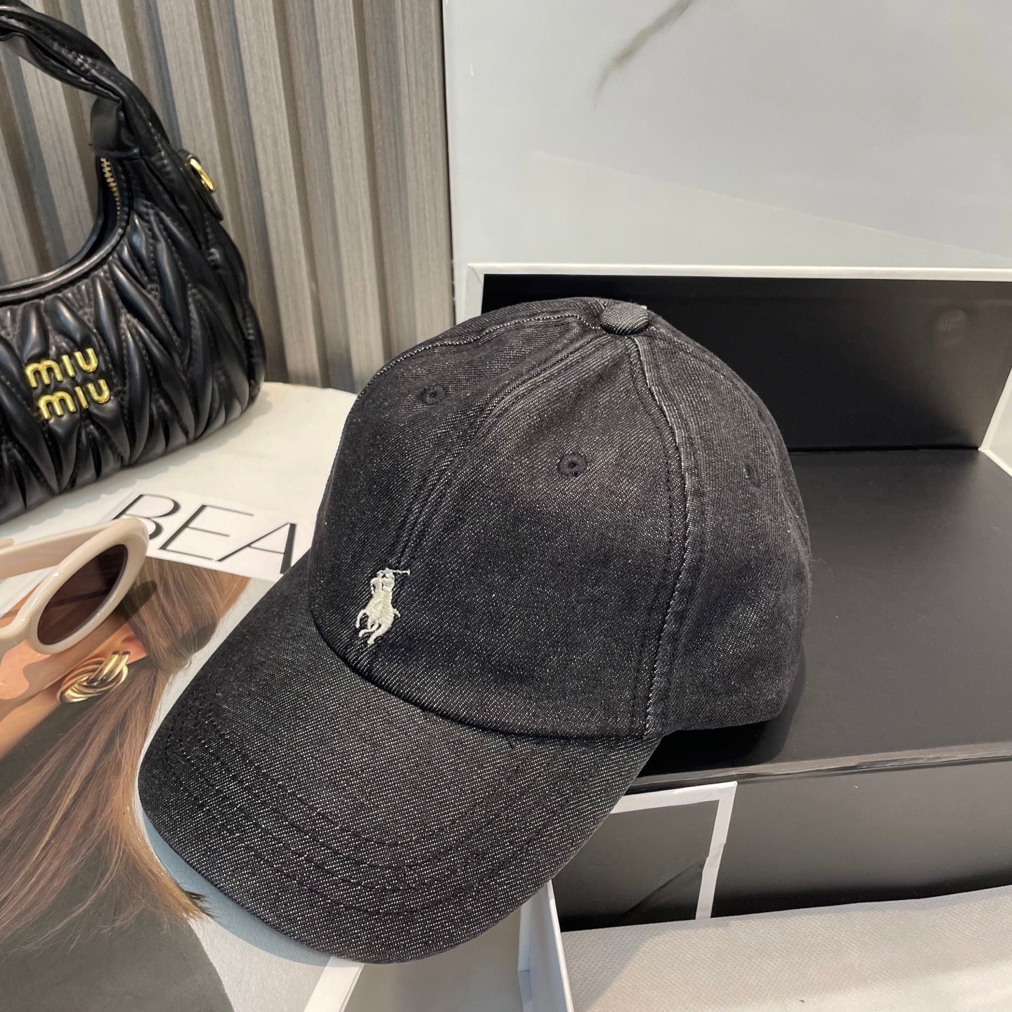 M1Q105A104 Popular hats