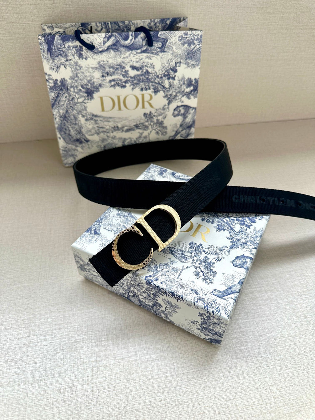 P1R55D197 Popular   High quality belt With full package