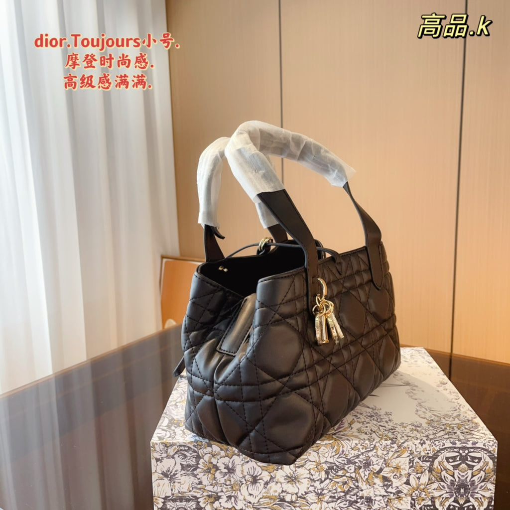 B16X93D107 Popular leather bag 