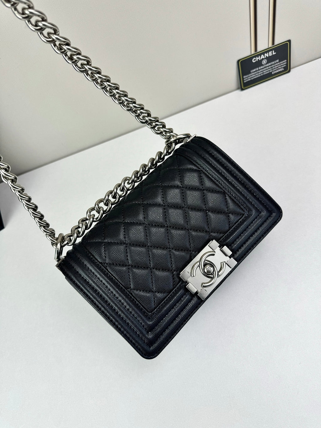 B1P36C17 Popular Caviar leather bag