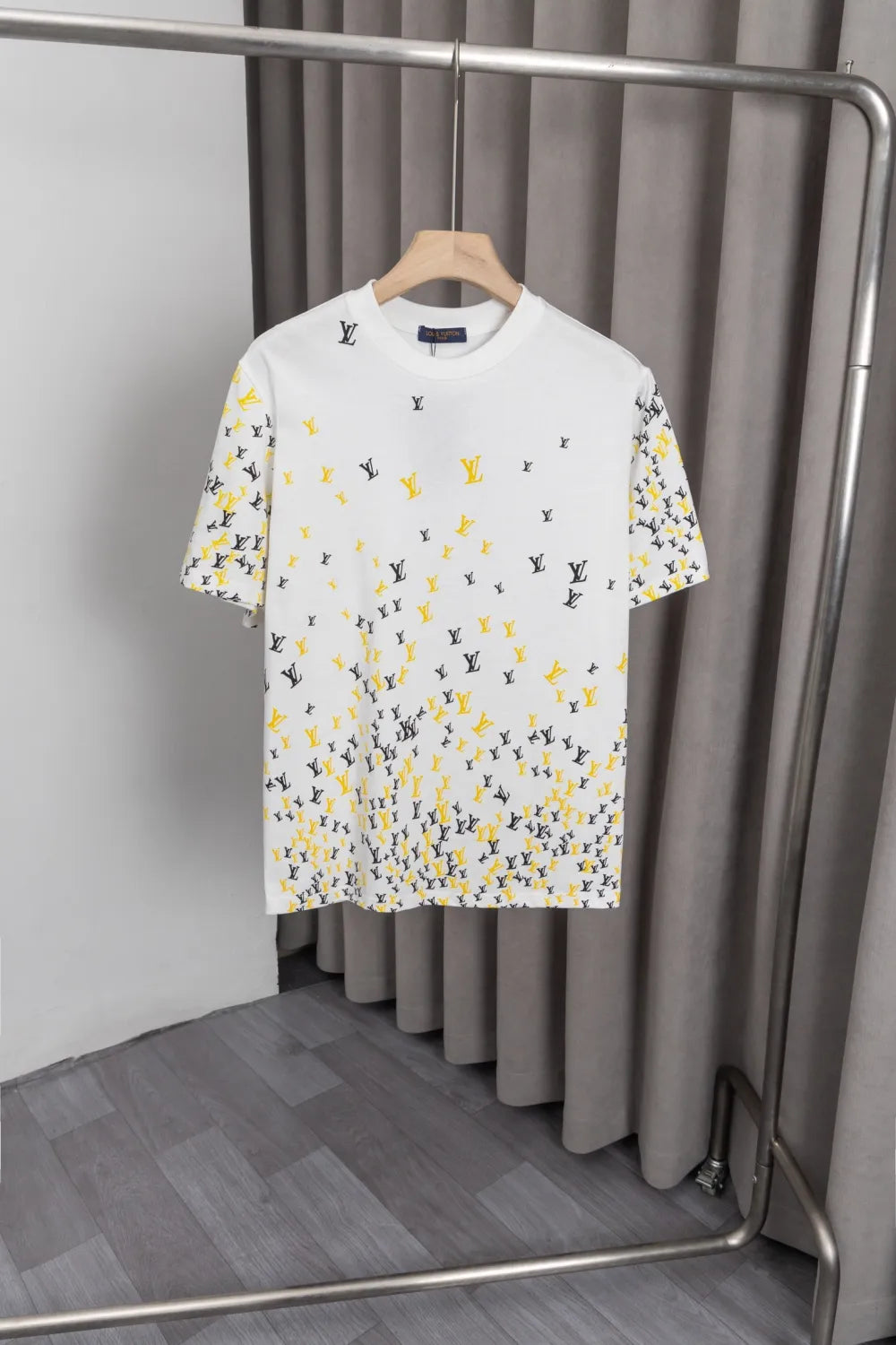U1W25E1  Popular T-shirts