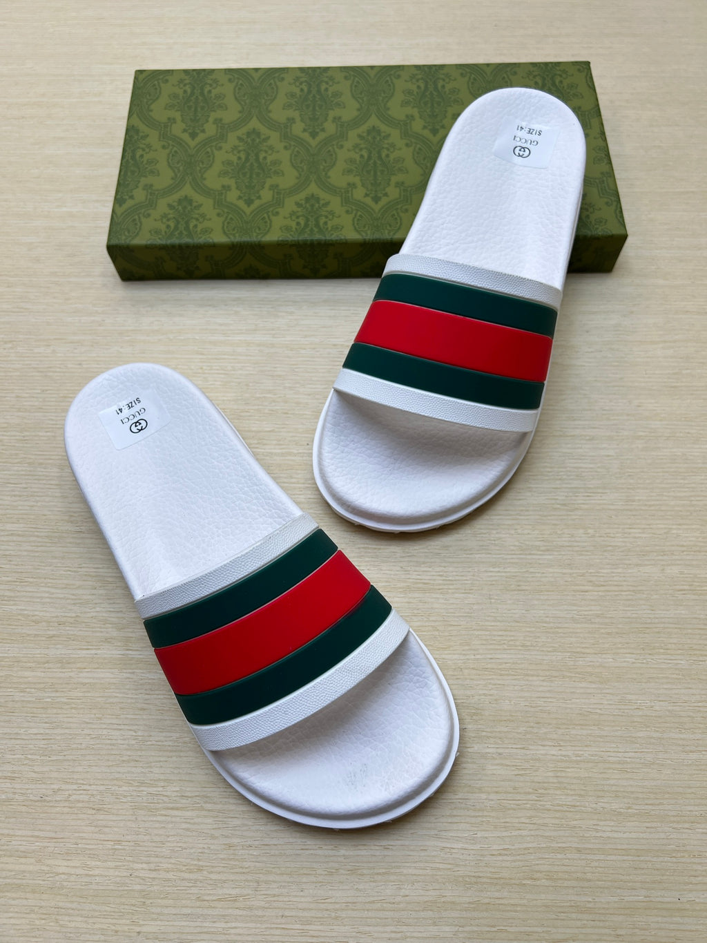 Z5X76B7  Popular slippers