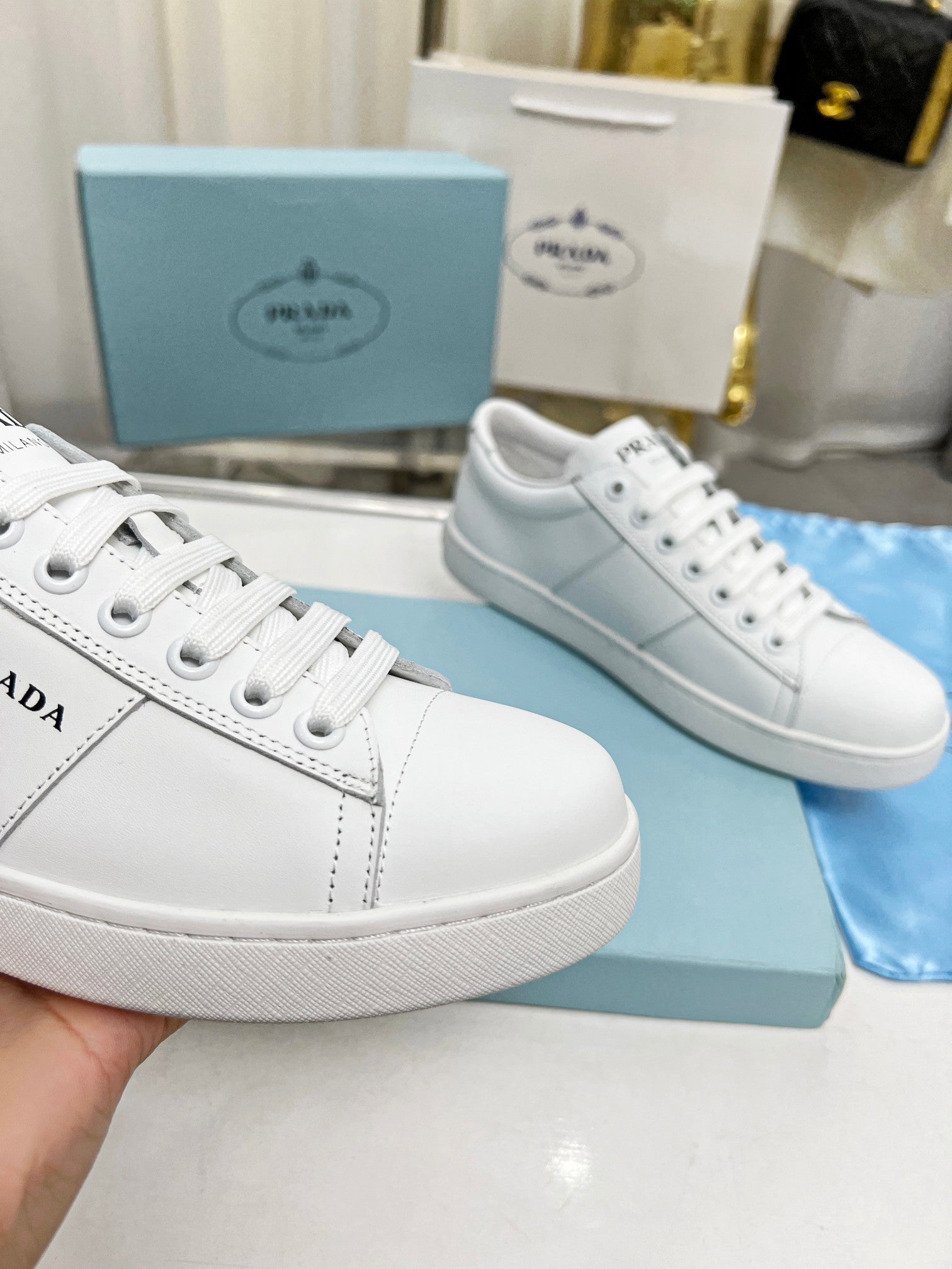 Z2R85P48  Popular high-quality shoes