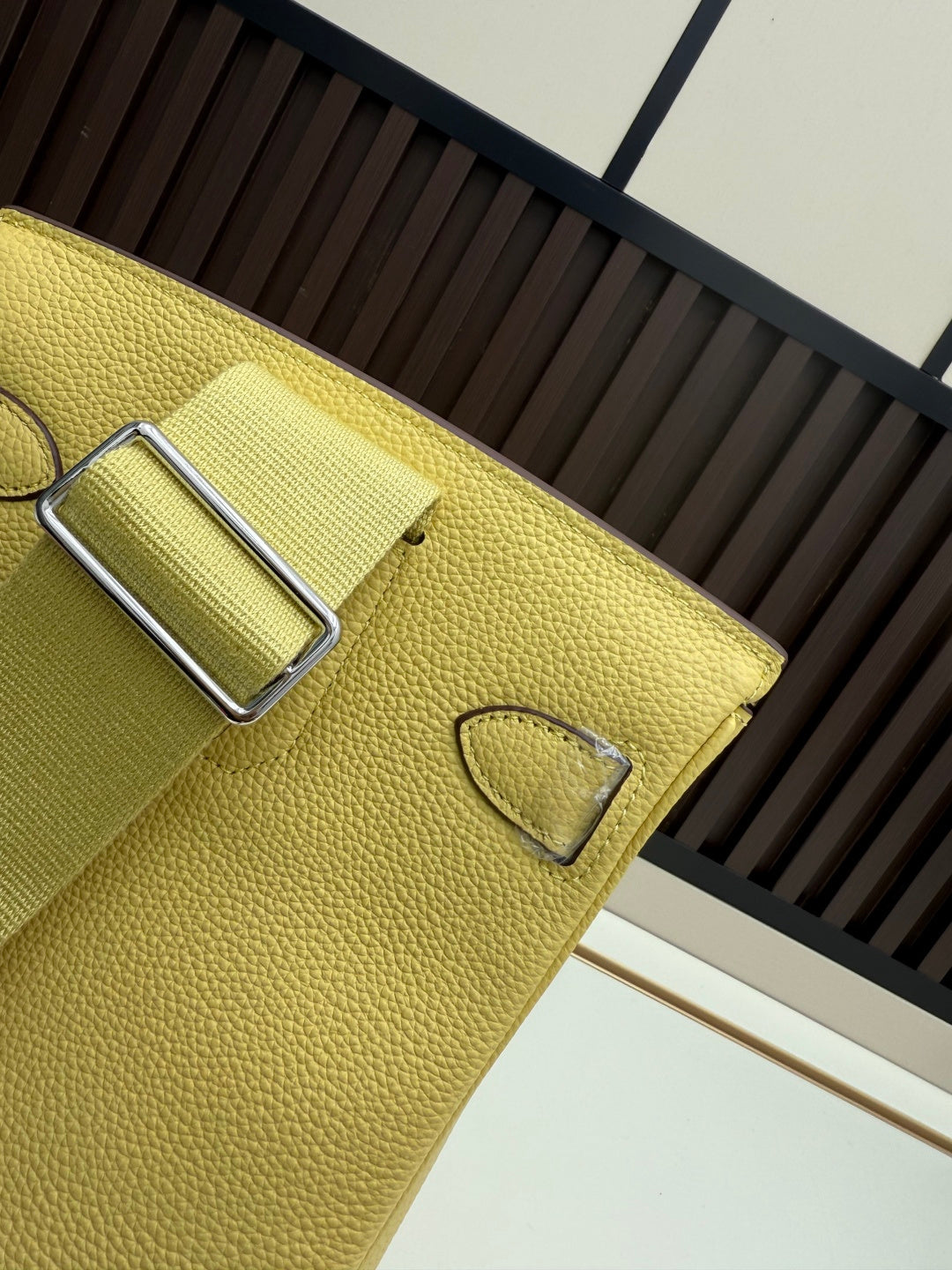 B1P36H46 Popular leather bag