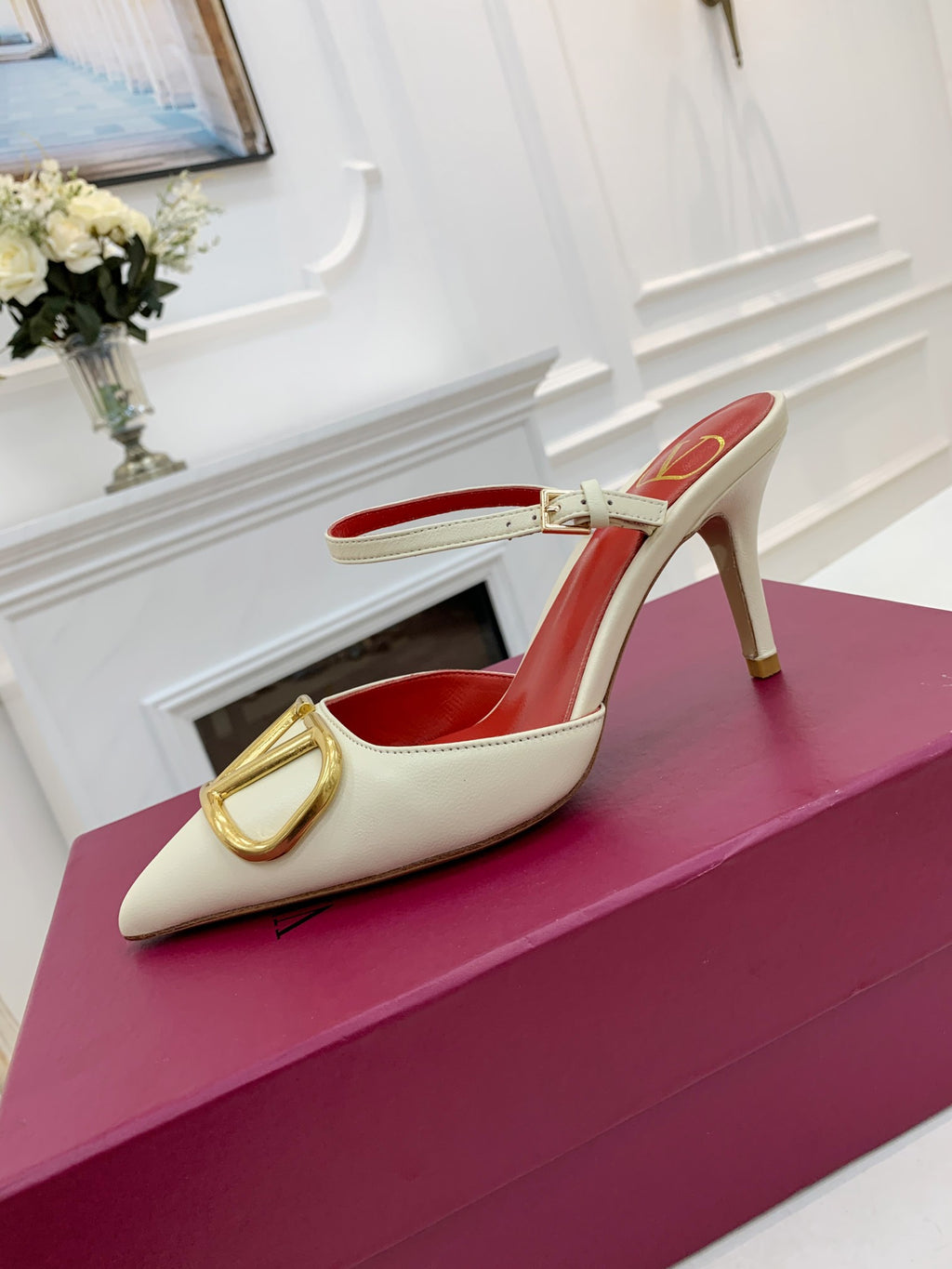 Z2YVL28 Popular leather  High heels