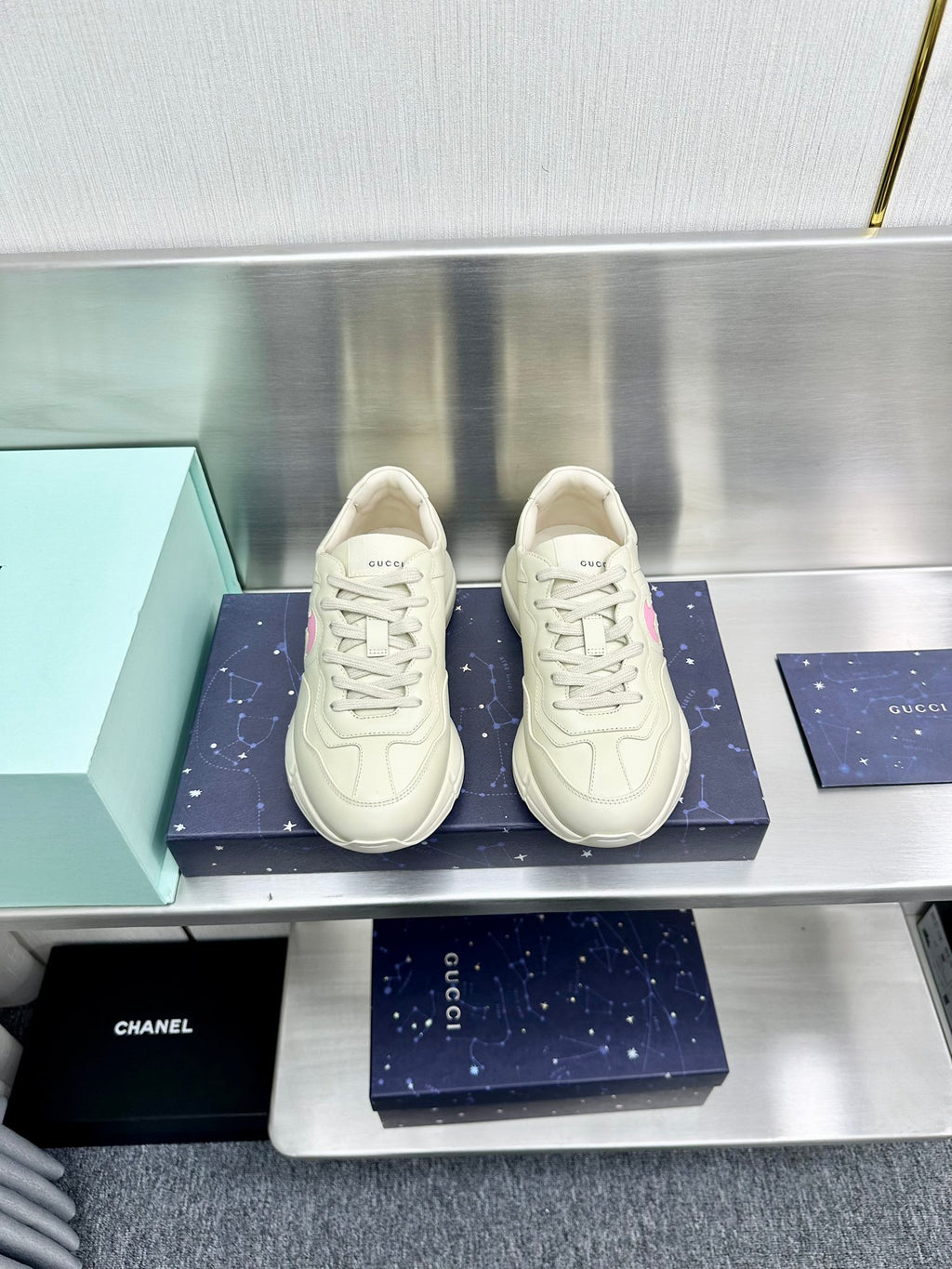 Z2Q95B152  Popular high-quality Shoes