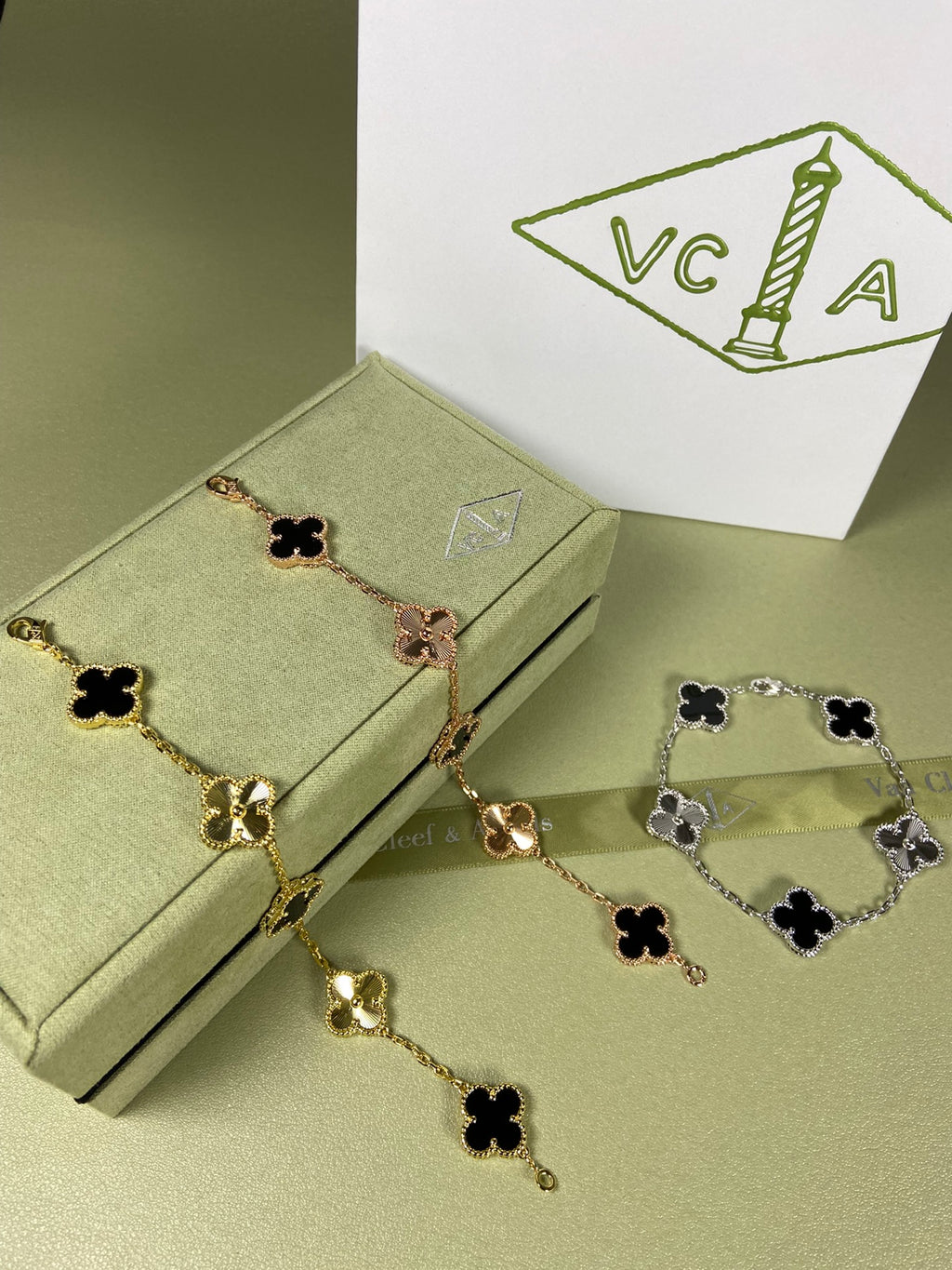 X5X94VA181K  Popular bracelets  5 flowers normal size1.5cm flower