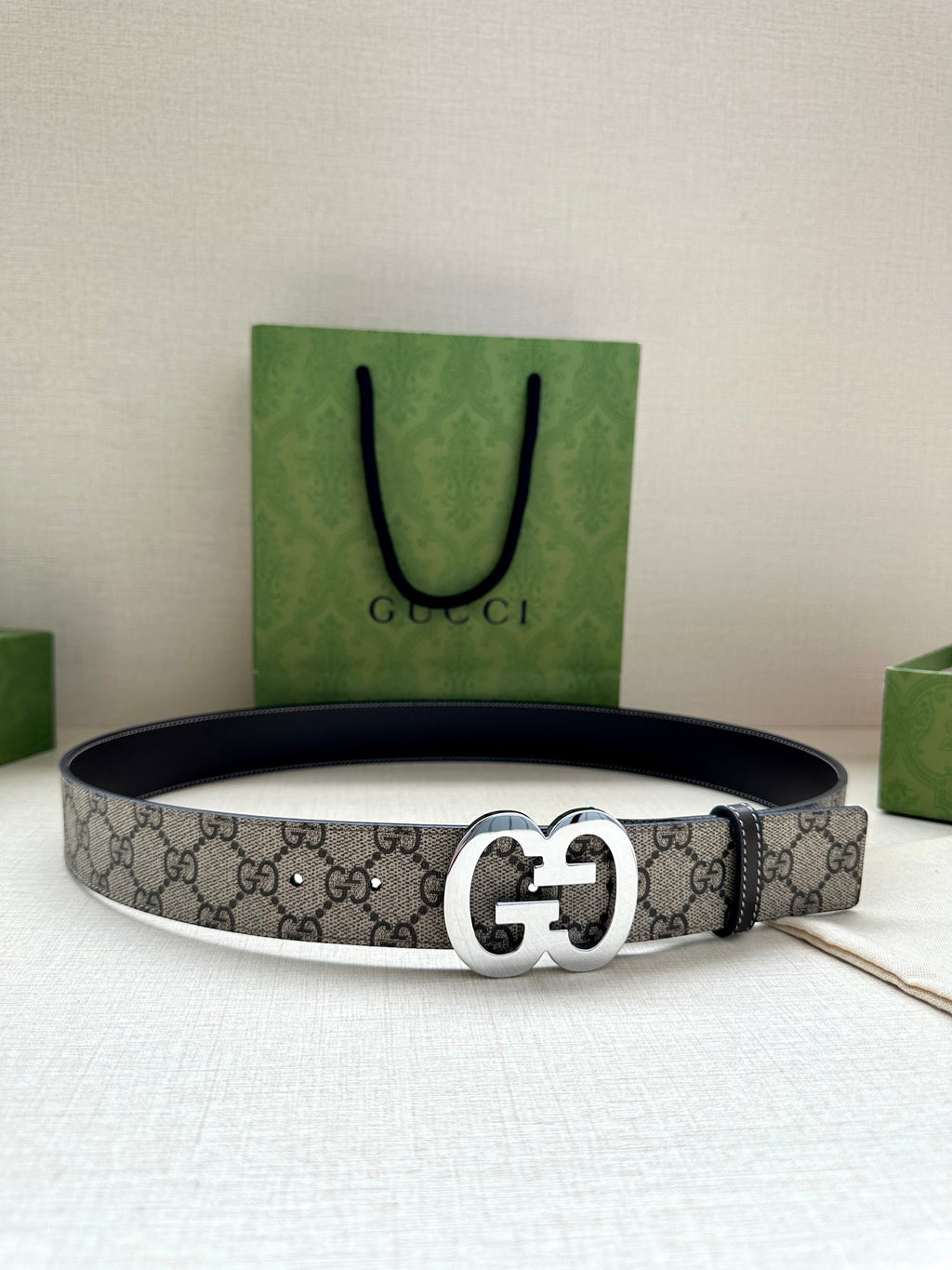 P1R55B210 Popular  High quality belt With full package