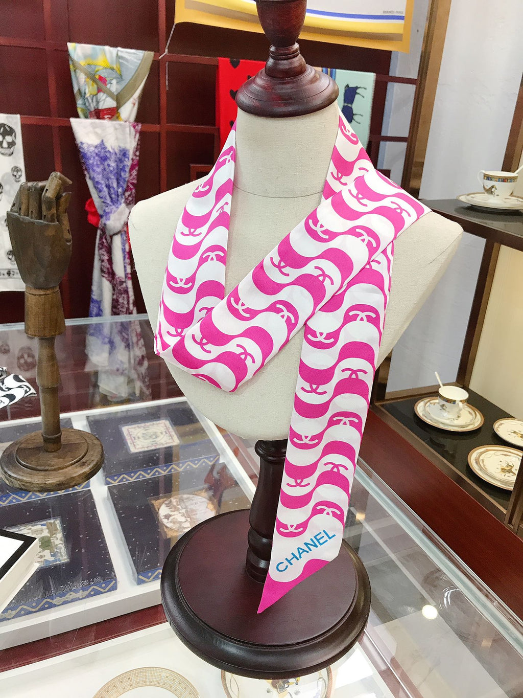 W1N46C9 Popular Silk Scarve