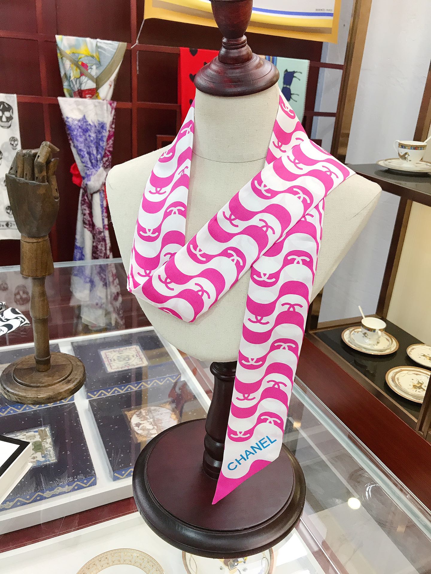 W1N46C9 Popular Silk Scarve