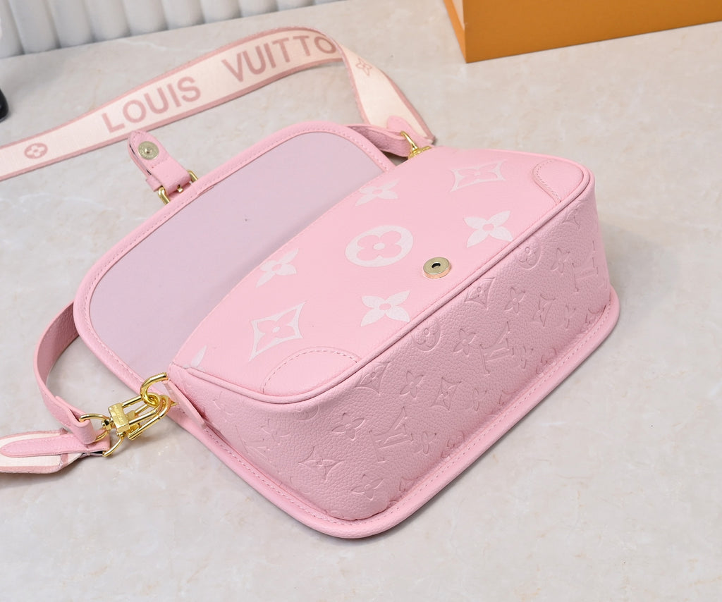 B1P36E42 Popular leather bag