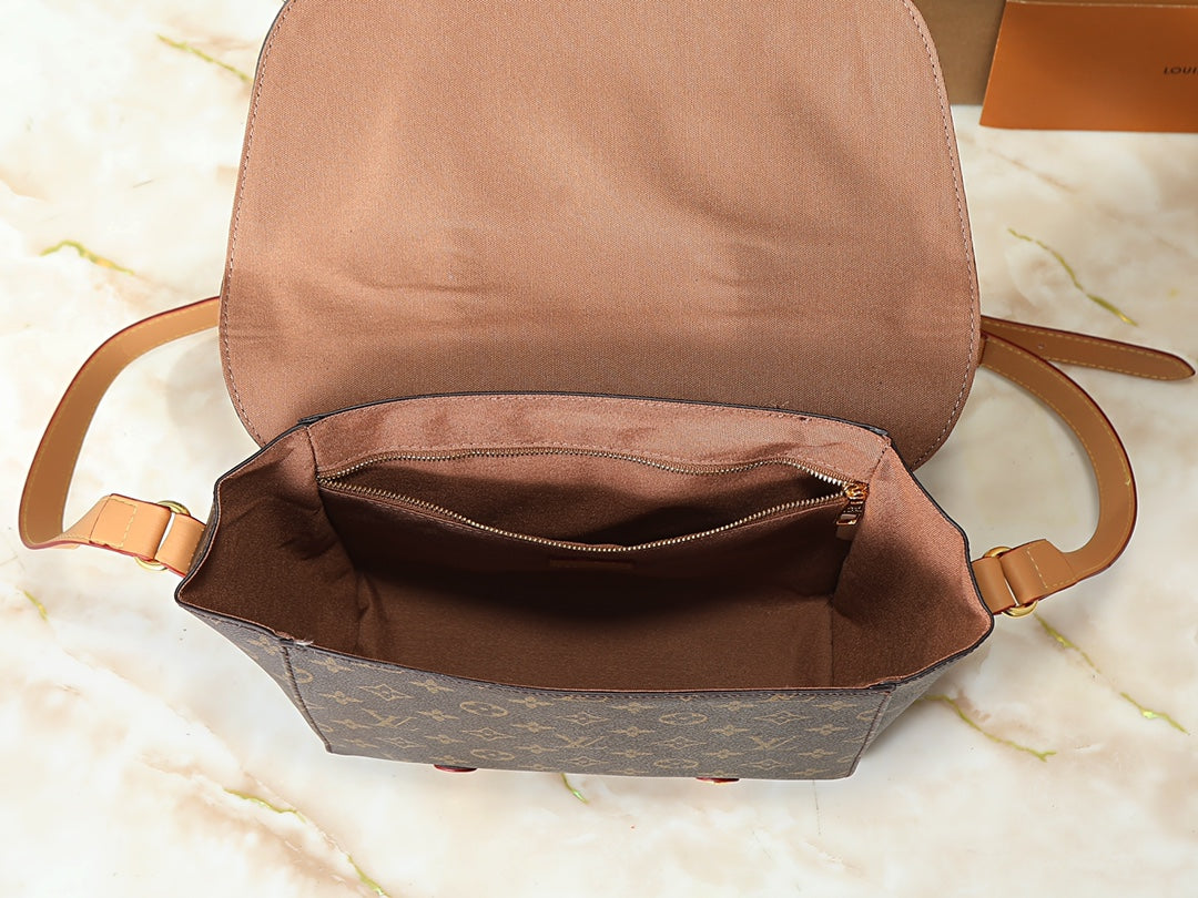 B1R76E56 Popular leather bag