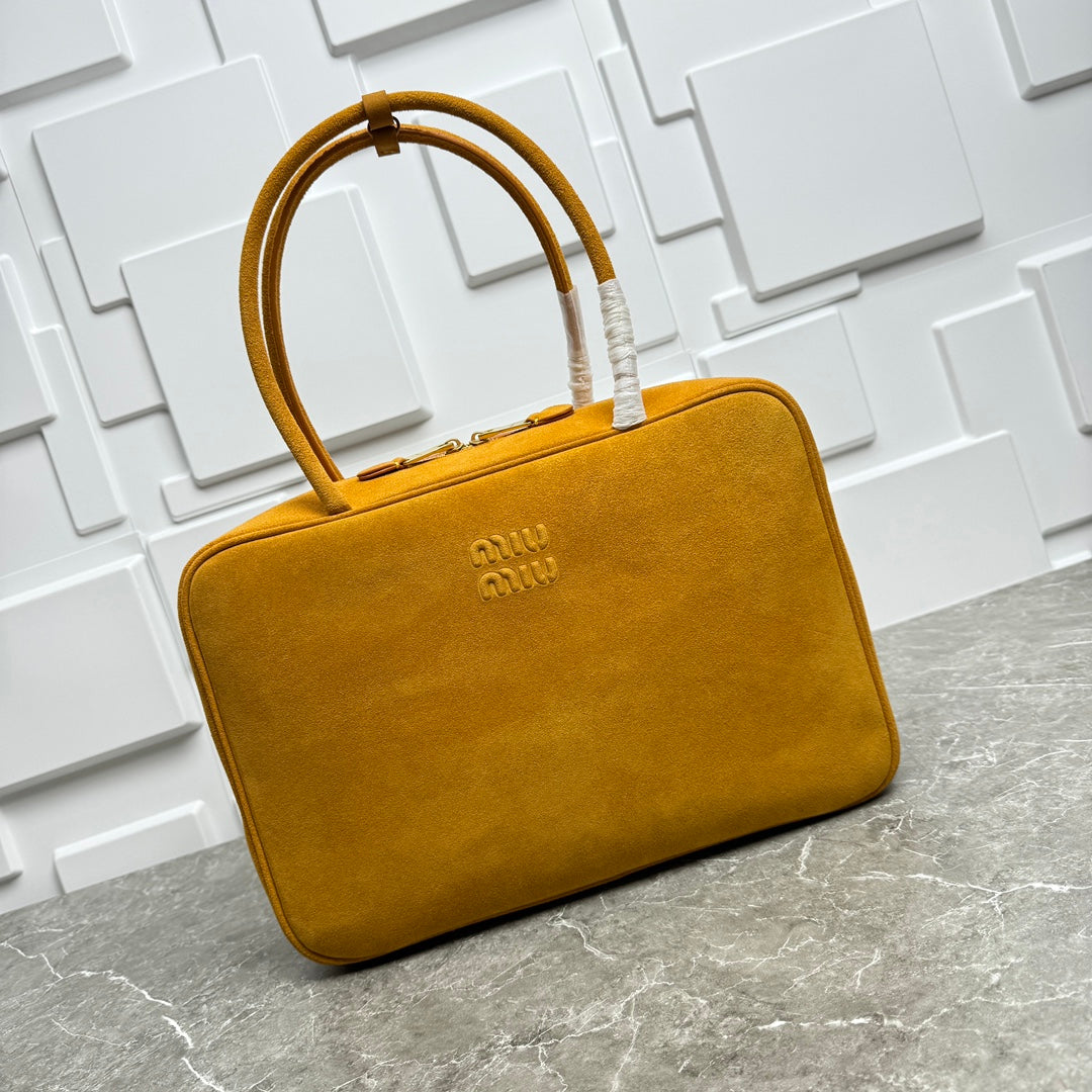 B1P36A28 Popular chamois leather bag