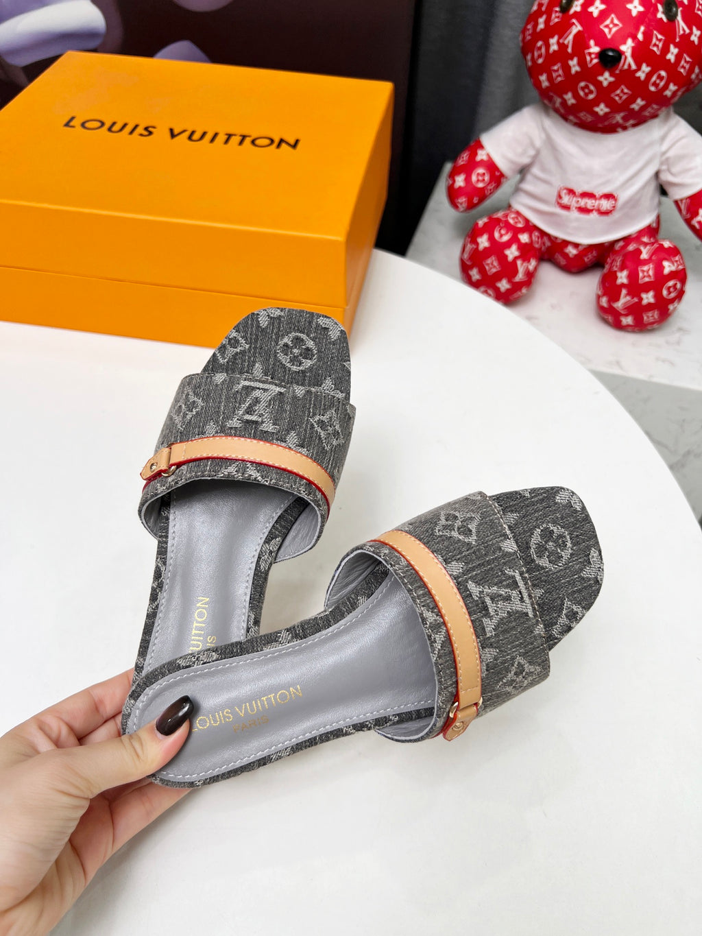 Z2R45E23  Popular high-quality shoes