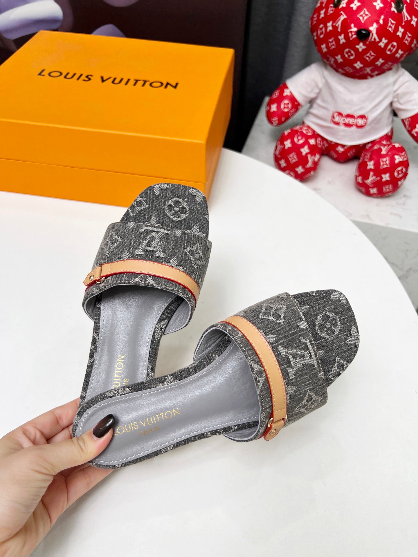 Z2R45E23  Popular high-quality shoes