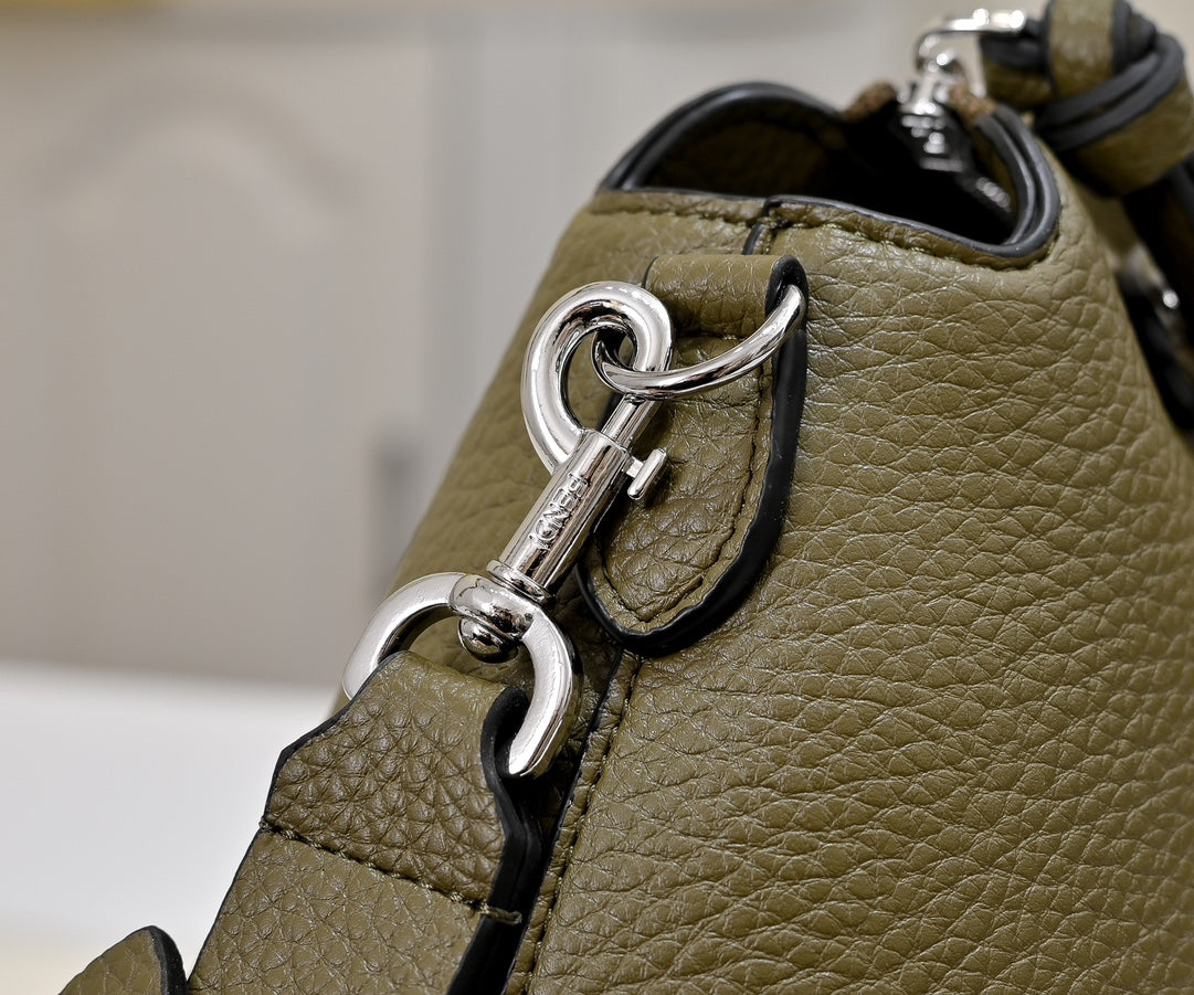 B1W35F109 Popular  leather bag