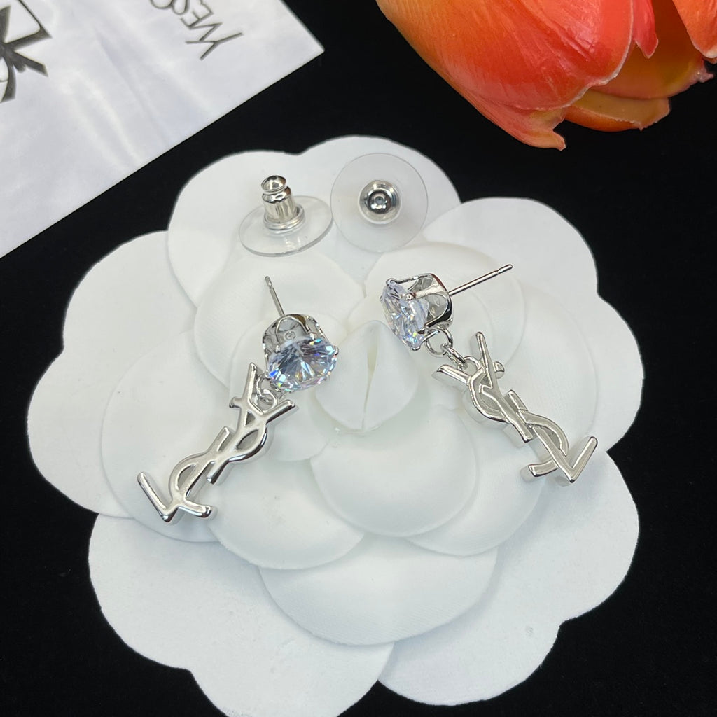 X1Z84SL610E Popular earrings