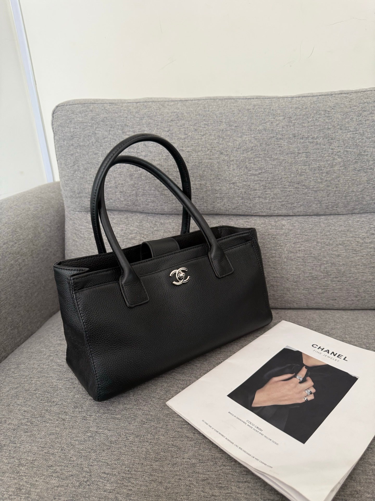 B1R76C37 Popular leather bag