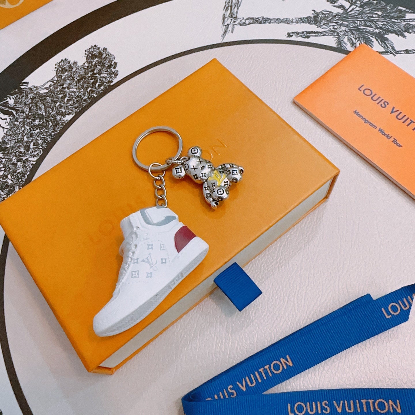 A1Z105E70 Popular bag 's charms accessories