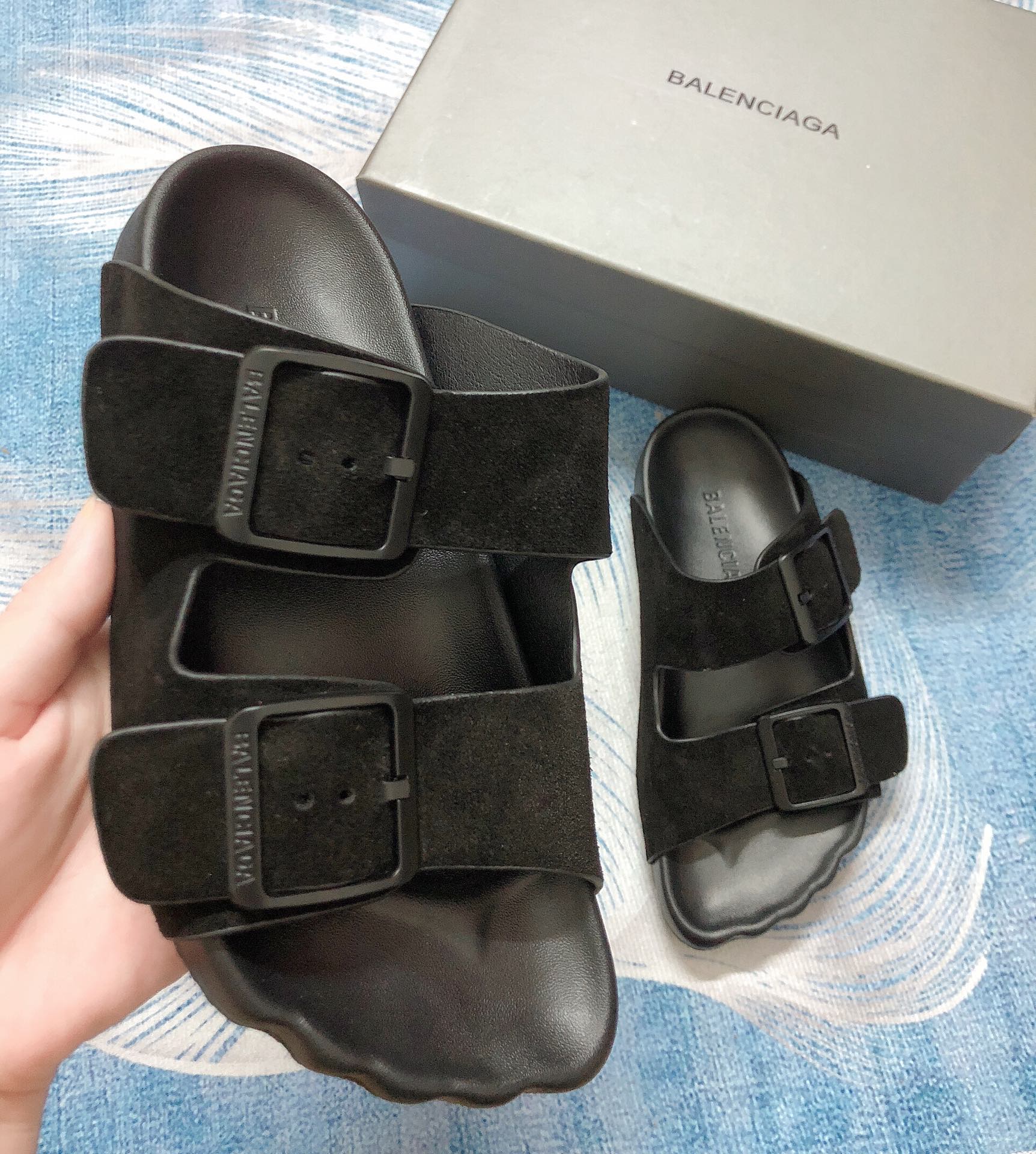 Z1Z54J192 Popular Slippers