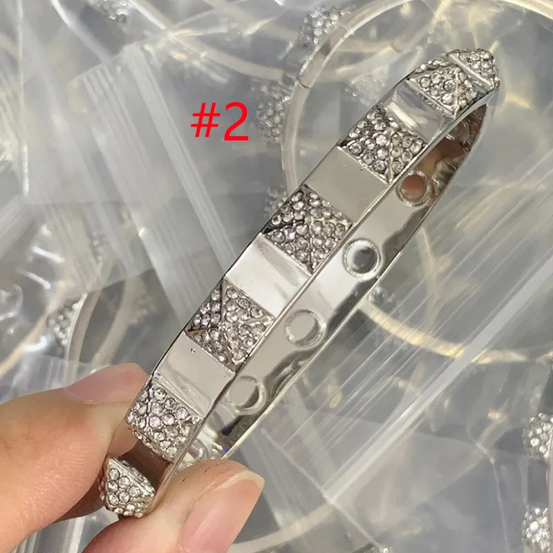 X1Z74VL62K  Popular Bracelets