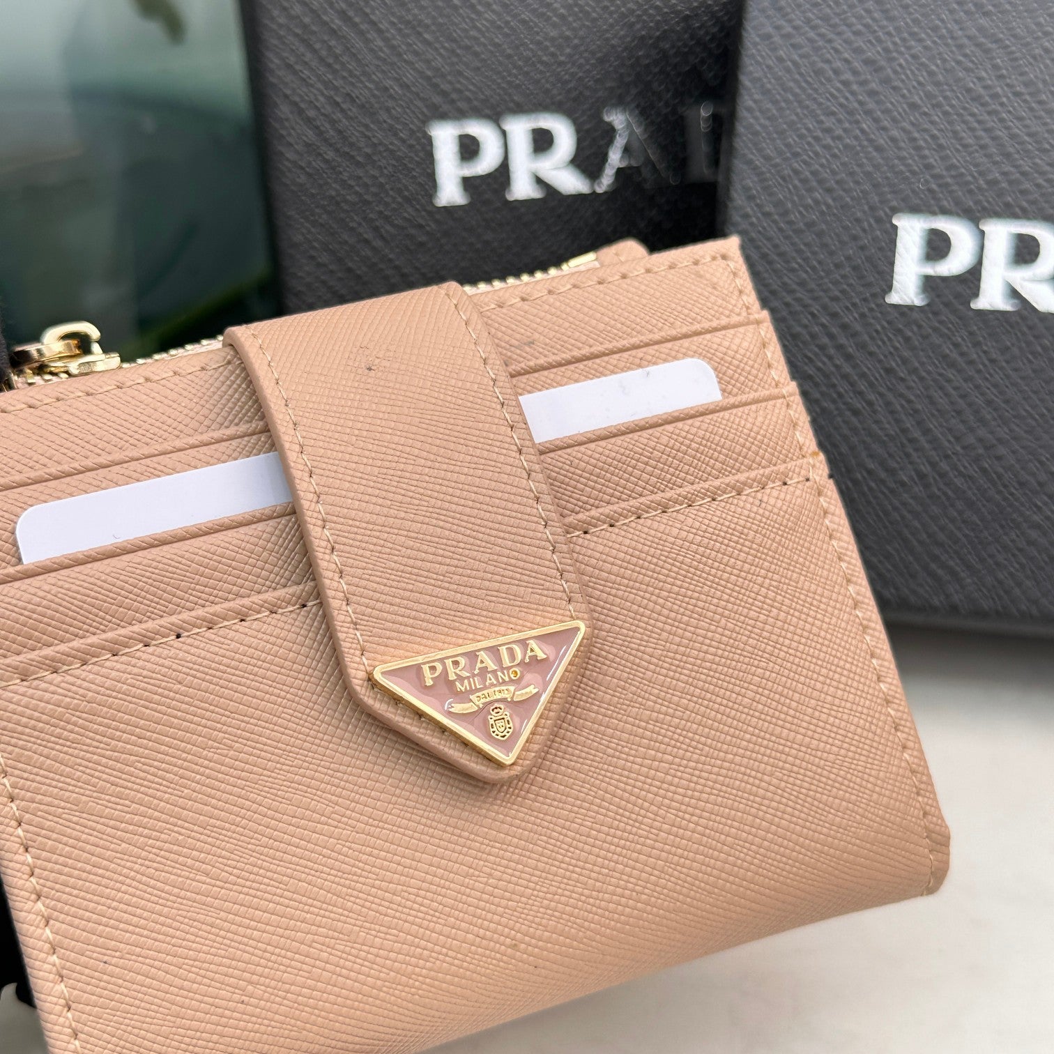 B1P36P1 Popular card holder