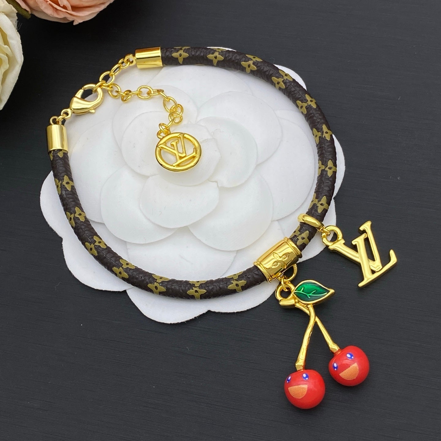 X1N36E82X Popular  Bracelets