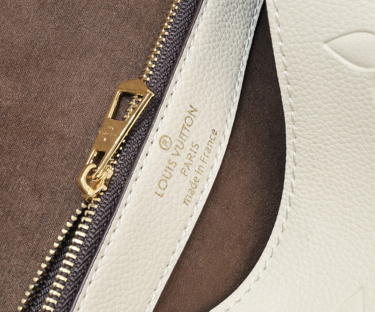 B1P36E40 Popular leather bag