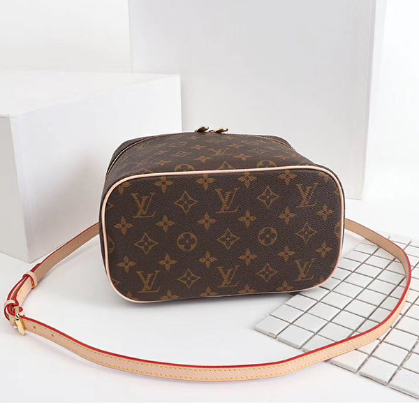 B1P70E104 Popular leather bag 