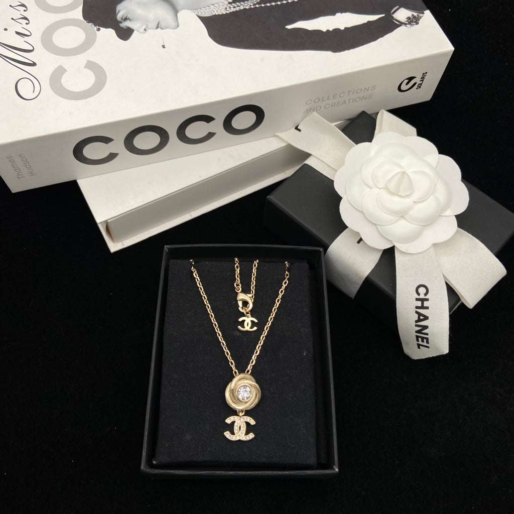 X1Q85C244X Popular Necklace