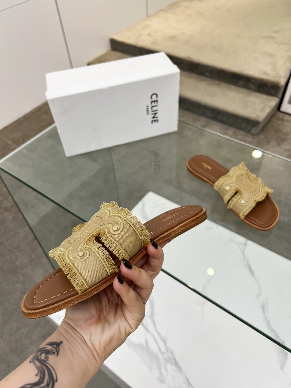 Z2Q55CL25 Popular  leather shoes