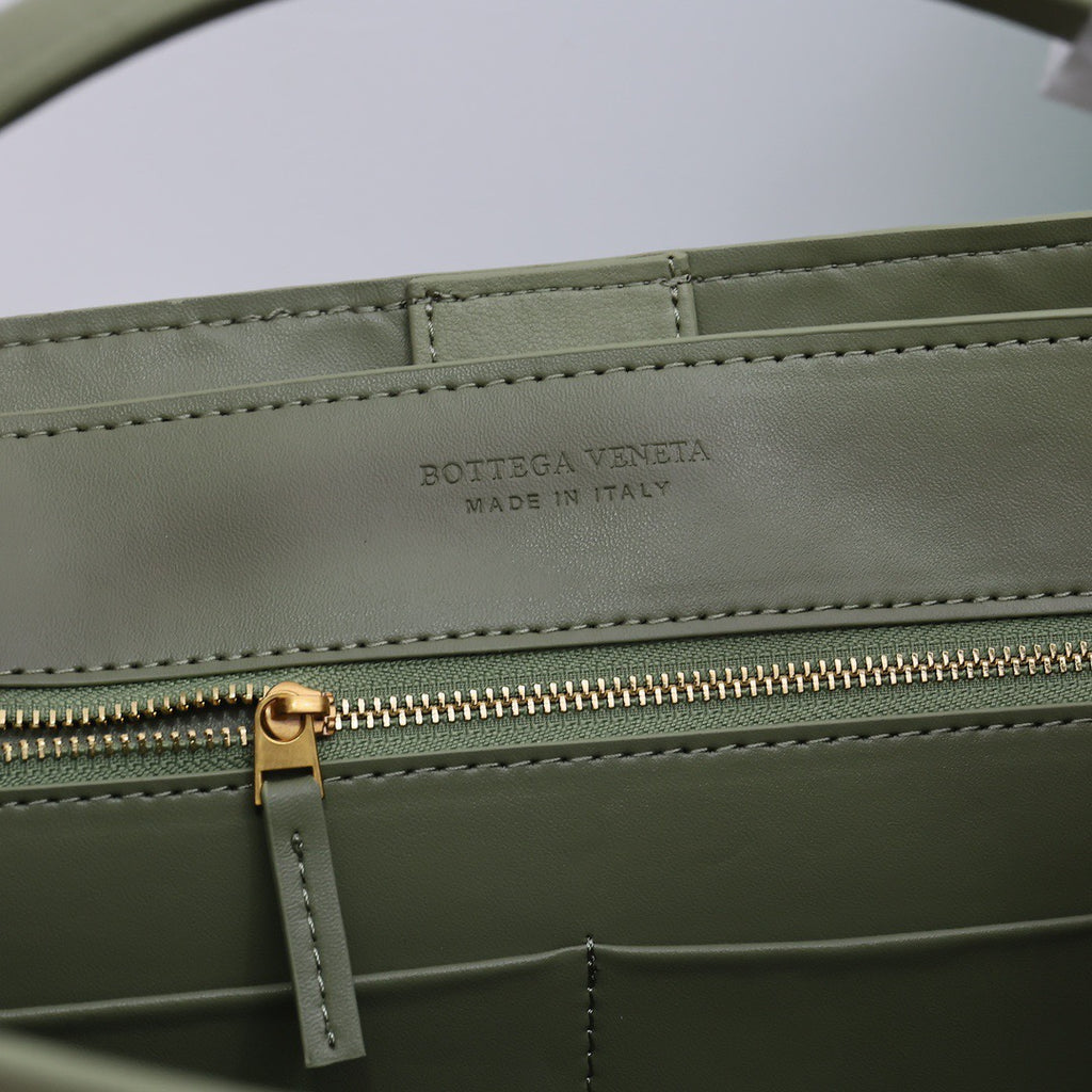 B1X104A80 Popular  leather bag