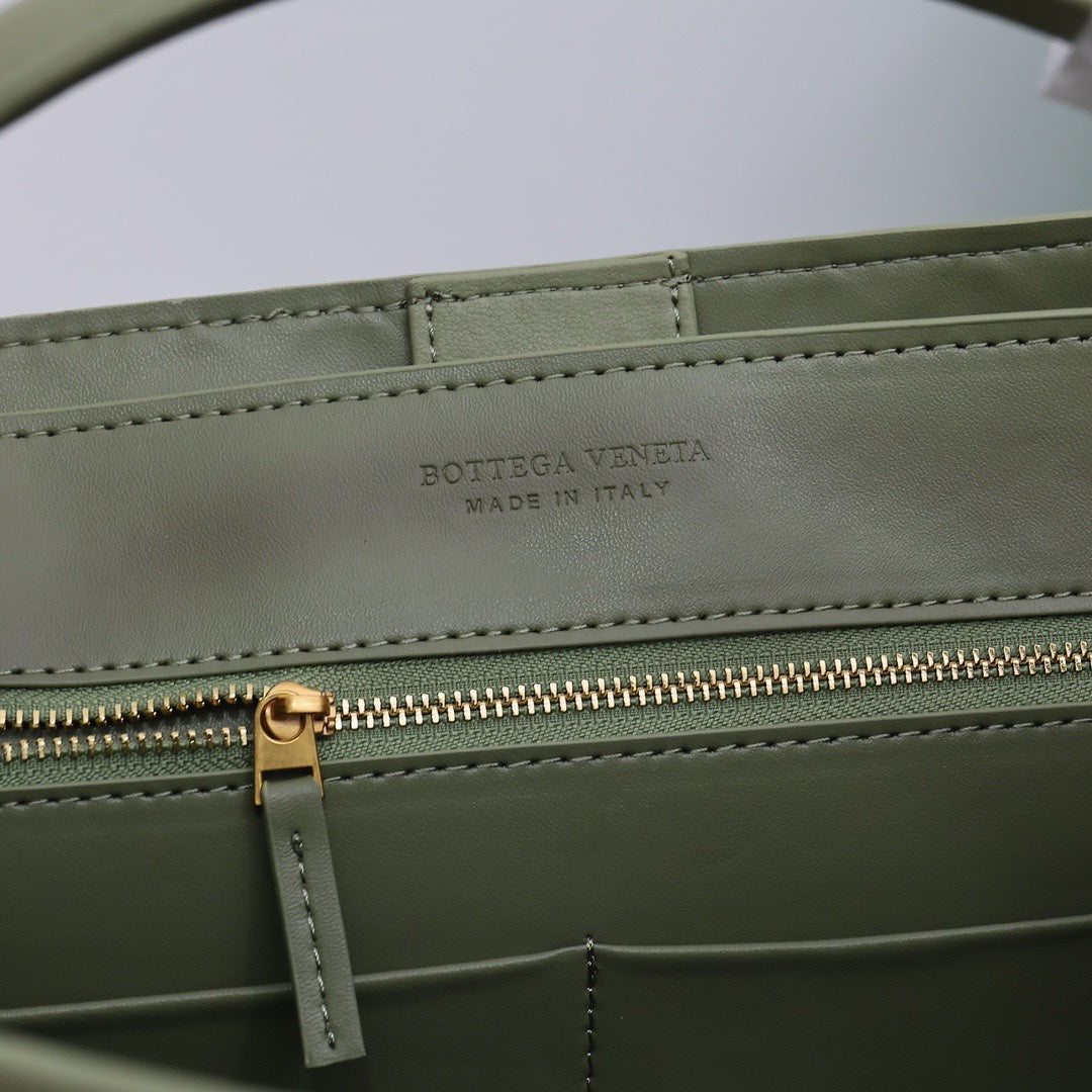 B1X104A80 Popular  leather bag