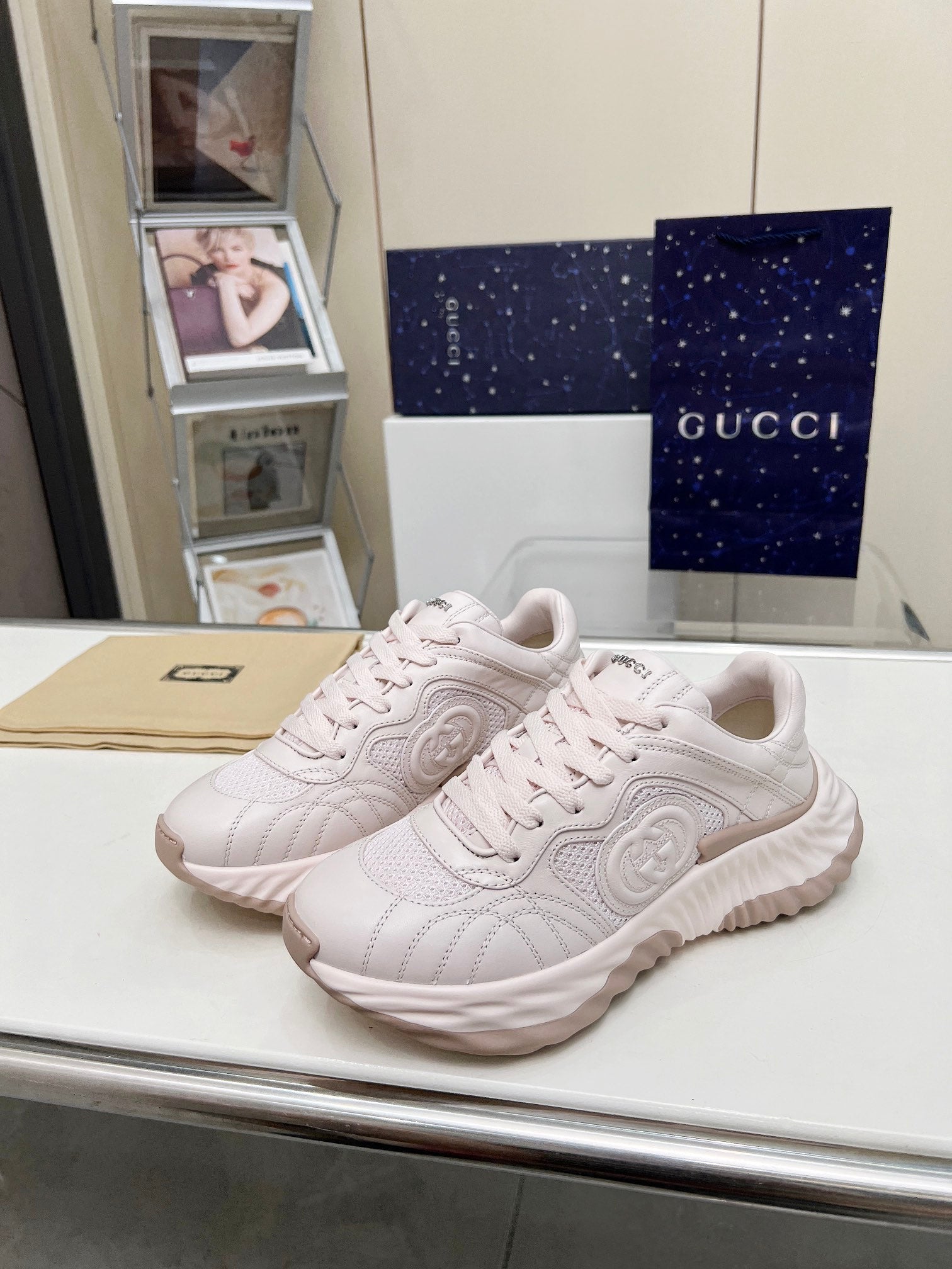 Z2Q95B172  Popular high-quality Shoes