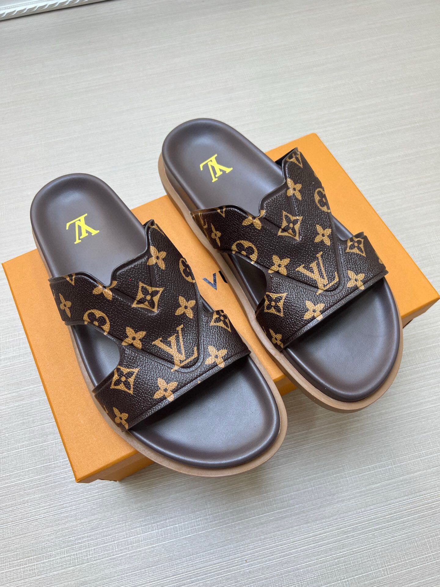Z5LE228 Popular Slippers