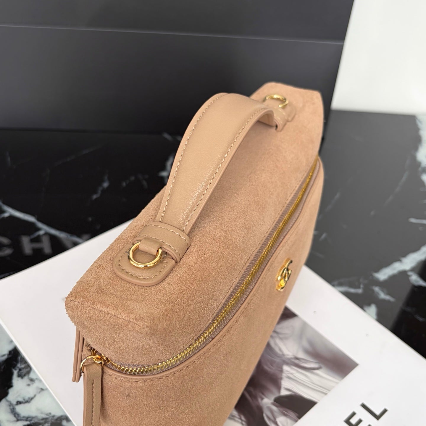 B1R76C31 Popular leather bag