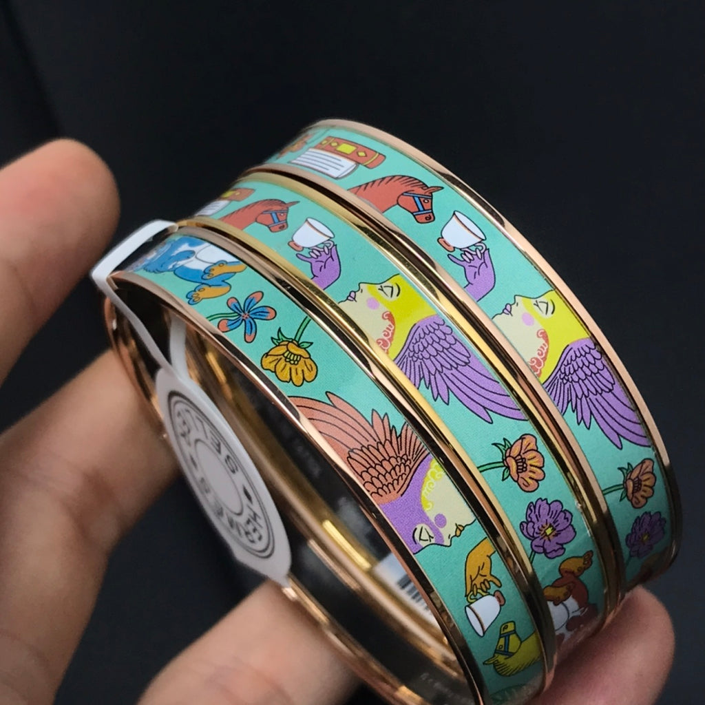 X1Q85H89K  Popular B Bracelets