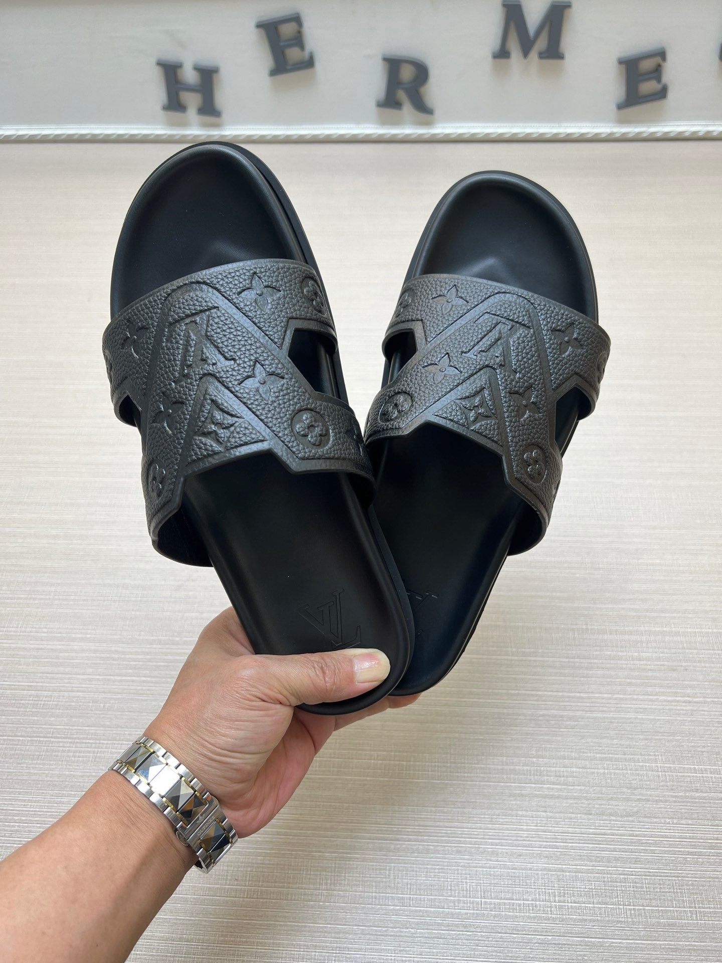 Z5ZE68 Popular slippers