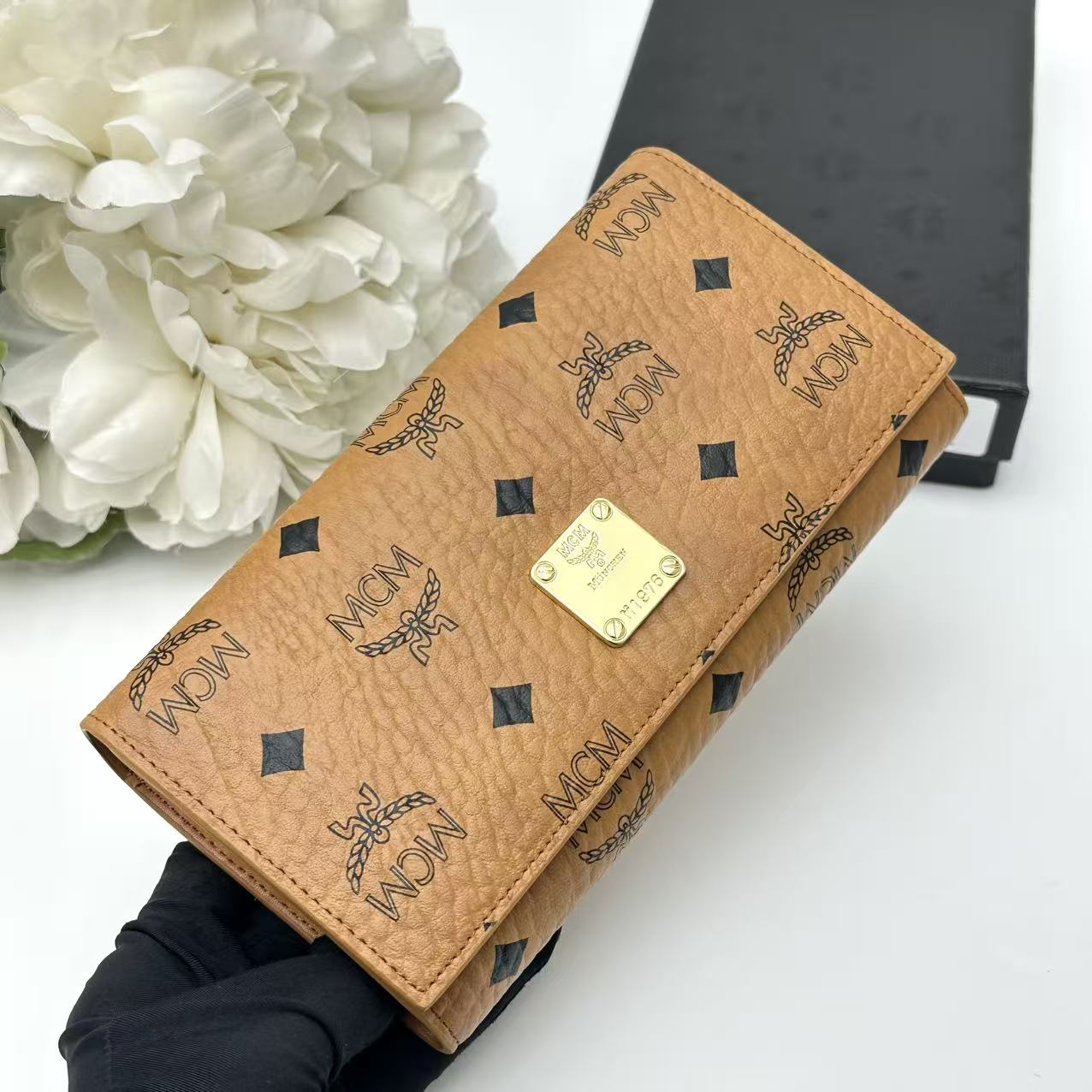 B1N36M14 Popular leather  Wallets