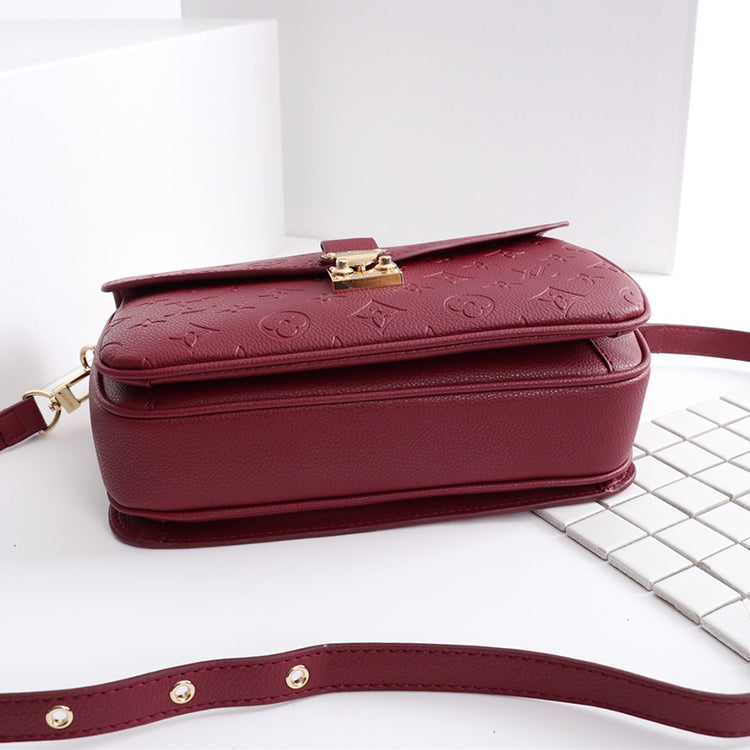B1X41E92 Popular leather bag 